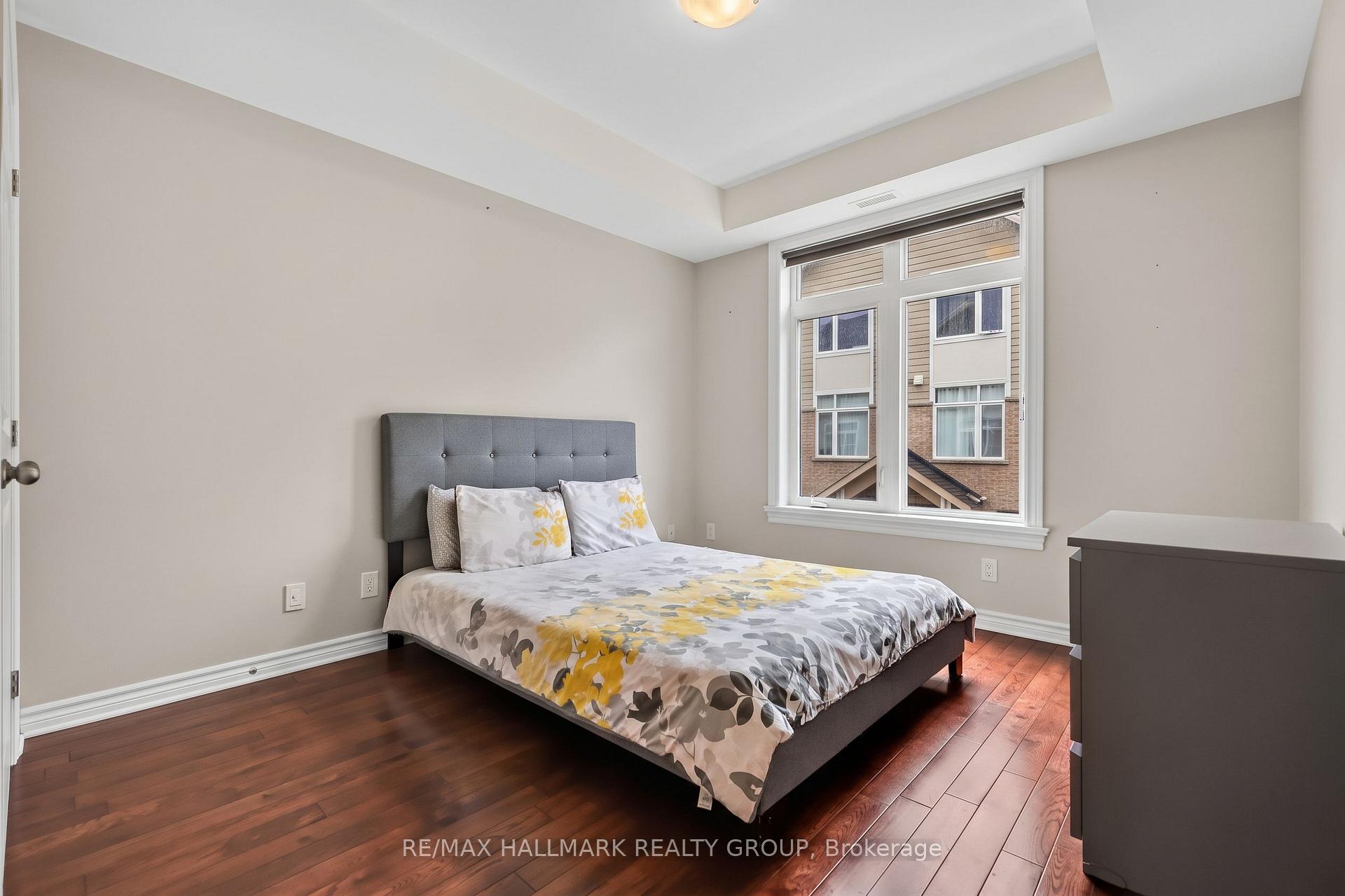 Photo 11 of Unit D, 318 Everest Private, Ottawa, Elmvale Acres — HOMEH