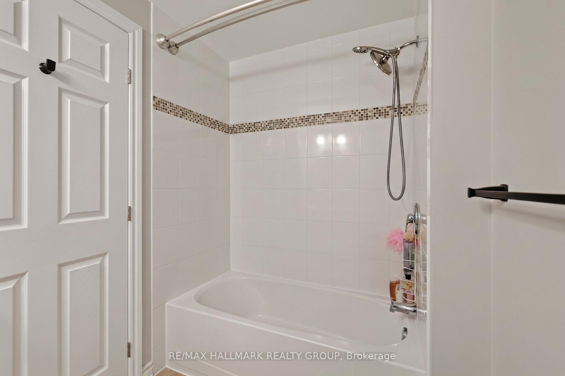 Photo 15 of Unit D, 318 Everest Private, Ottawa, Elmvale Acres — HOMEH
