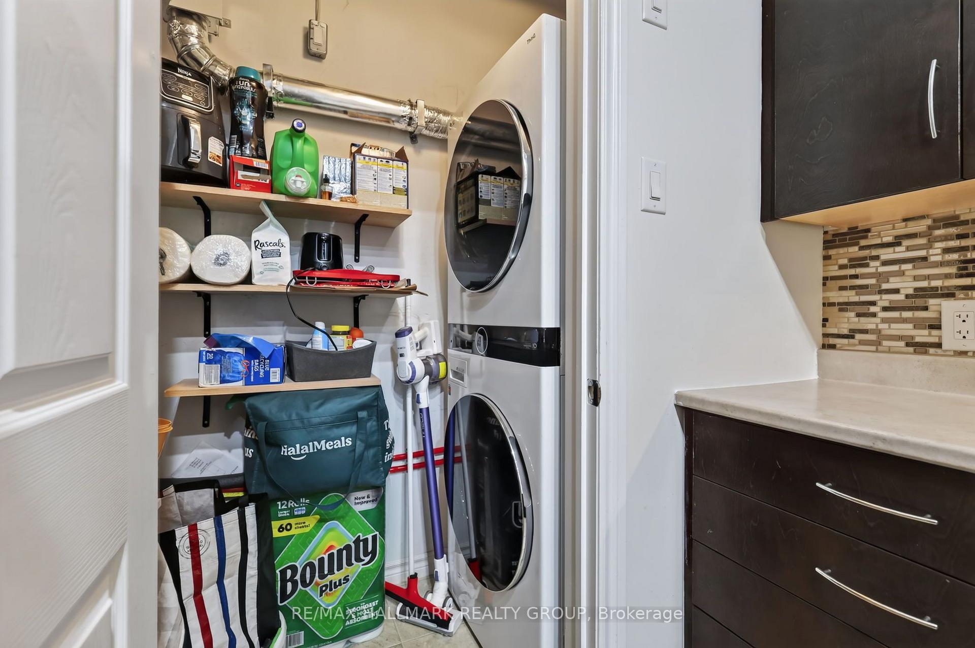 Photo 18 of Unit D, 318 Everest Private, Ottawa, Elmvale Acres — HOMEH