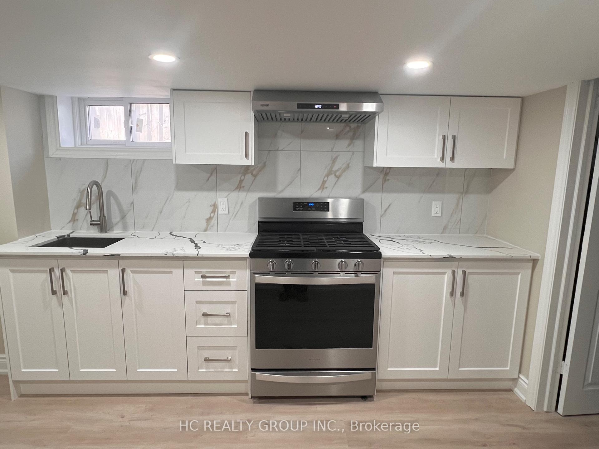 Photo 3 of Low 127 Cascade Circle, Richmond Hill, Crosby — HOMEH