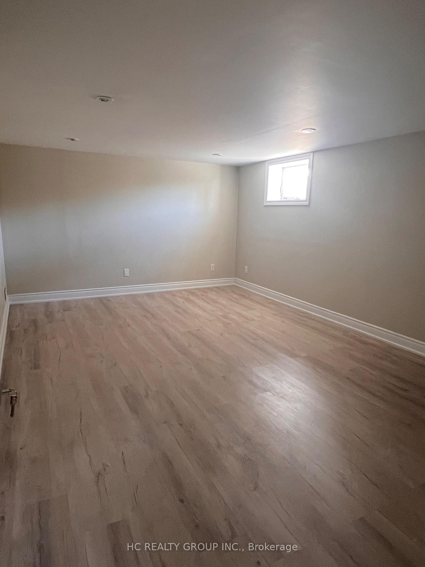 Photo 7 of Low 127 Cascade Circle, Richmond Hill, Crosby — HOMEH