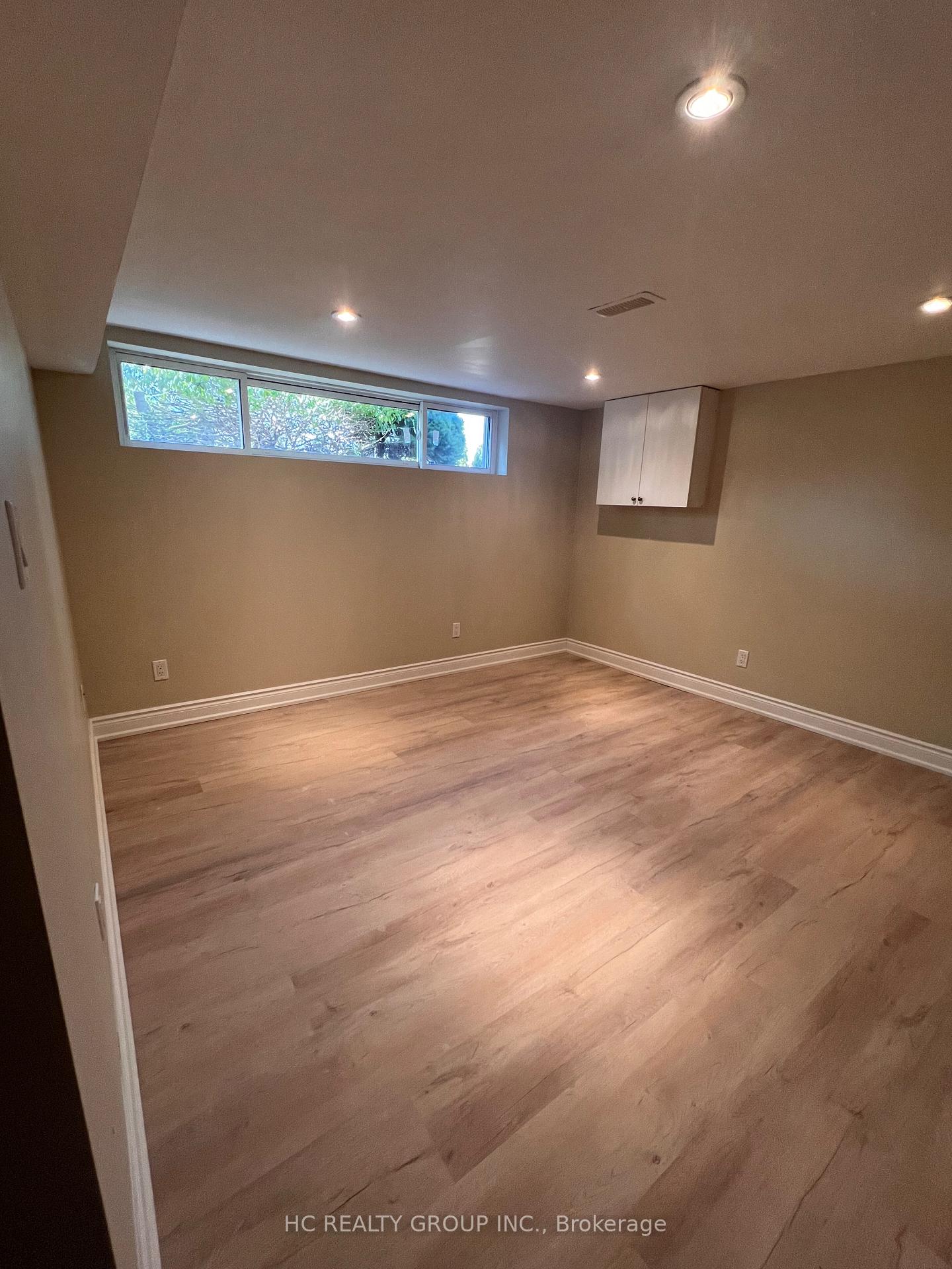 Photo 11 of Low 127 Cascade Circle, Richmond Hill, Crosby — HOMEH