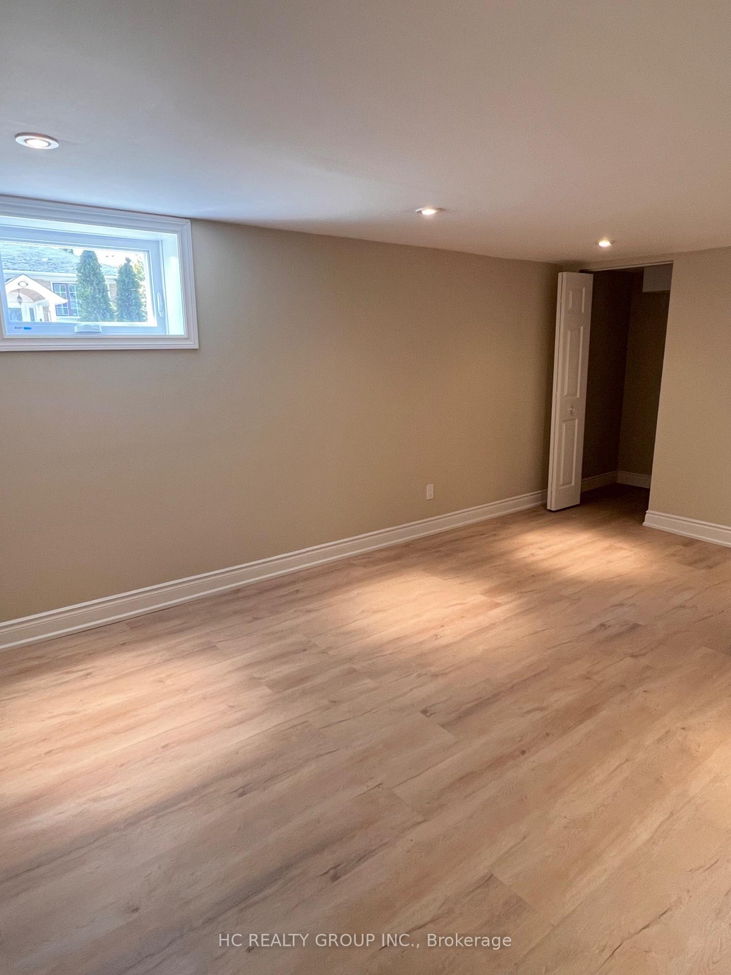 Photo 13 of Low 127 Cascade Circle, Richmond Hill, Crosby — HOMEH