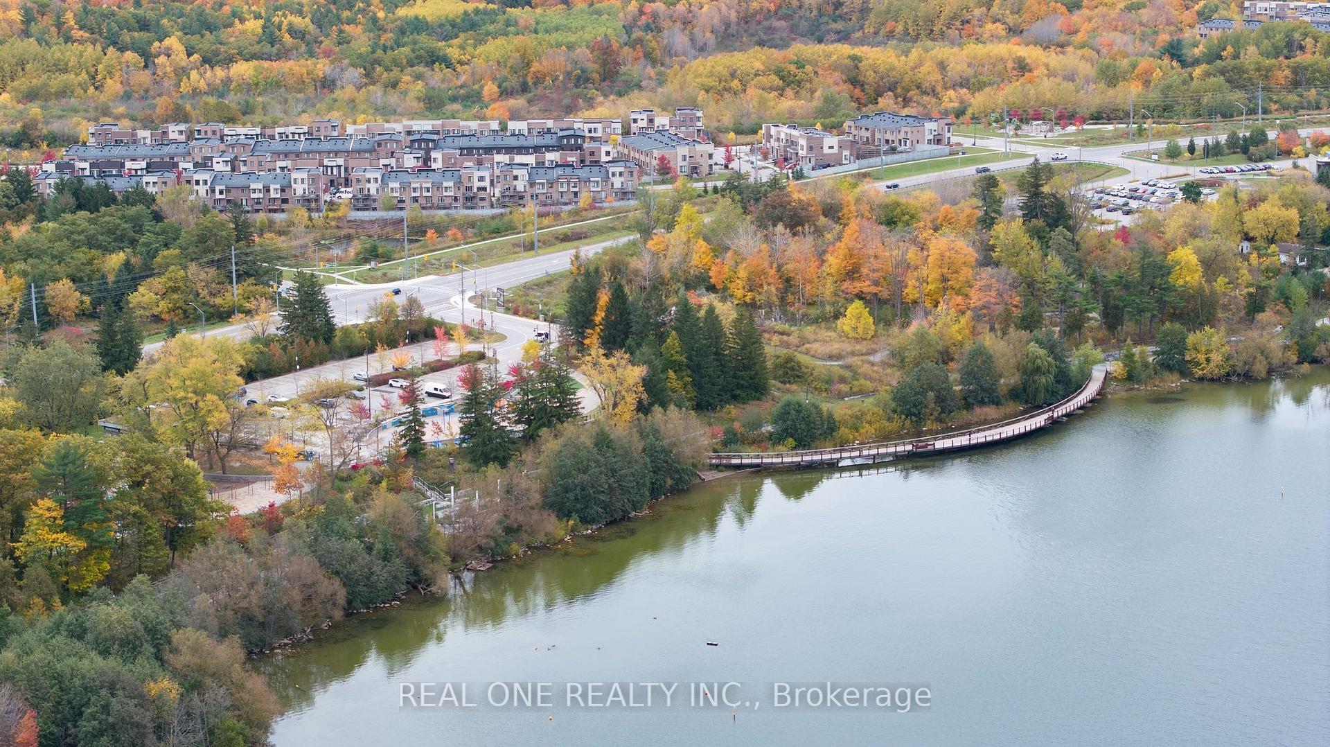 Photo 3 of 26 Capelle Street, Richmond Hill, Oak Ridges Lake Wilcox — HOMEH