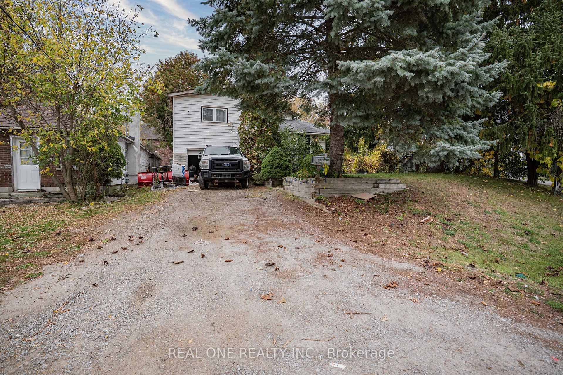 Photo 9 of 26 Capelle Street, Richmond Hill, Oak Ridges Lake Wilcox — HOMEH
