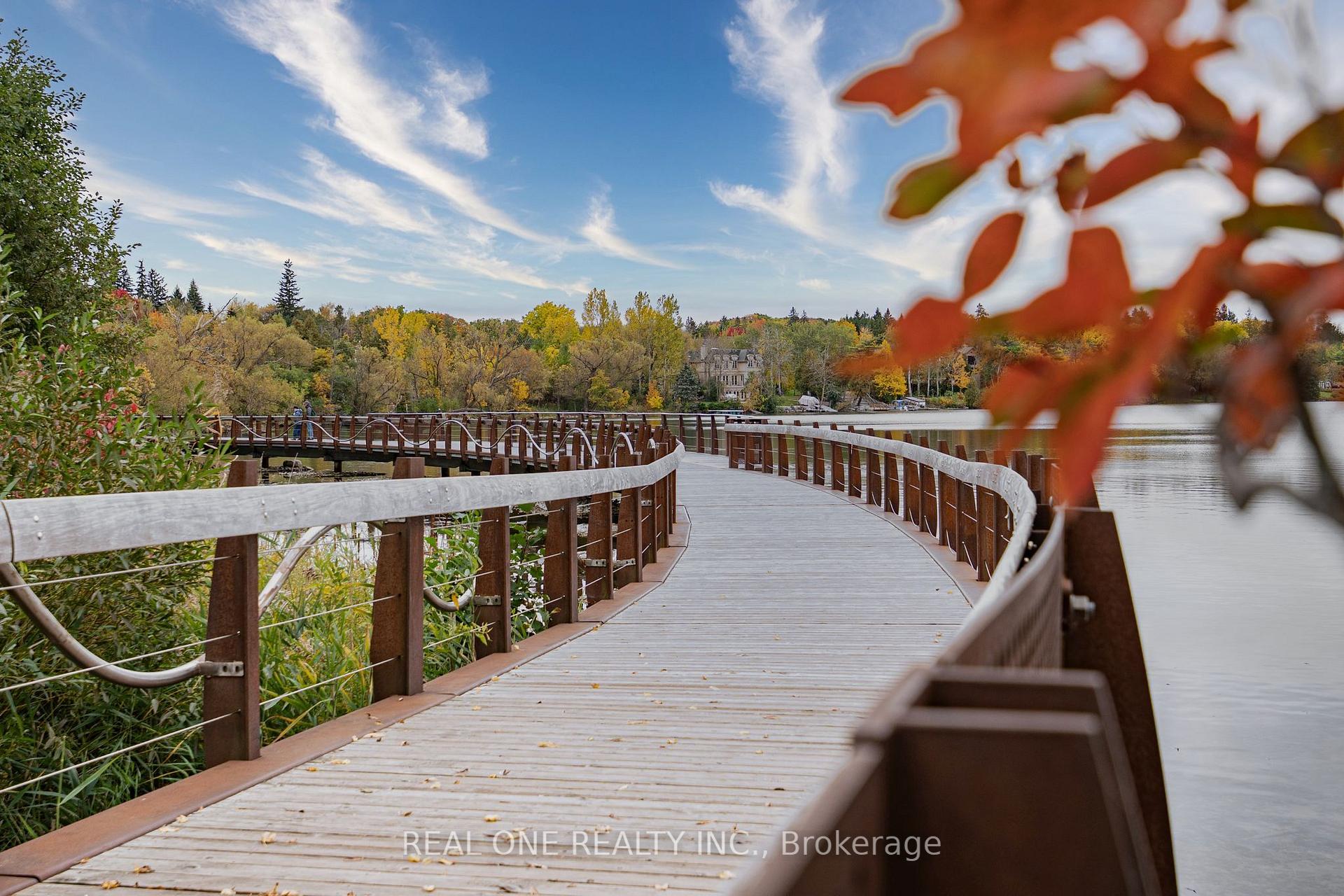 Photo 23 of 26 Capelle Street, Richmond Hill, Oak Ridges Lake Wilcox — HOMEH