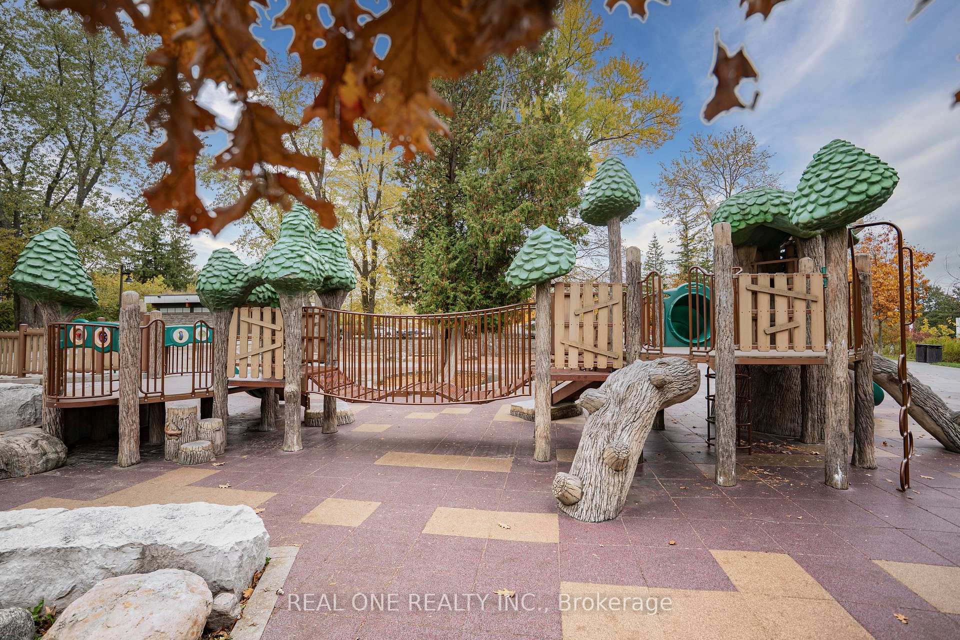 Photo 25 of 26 Capelle Street, Richmond Hill, Oak Ridges Lake Wilcox — HOMEH