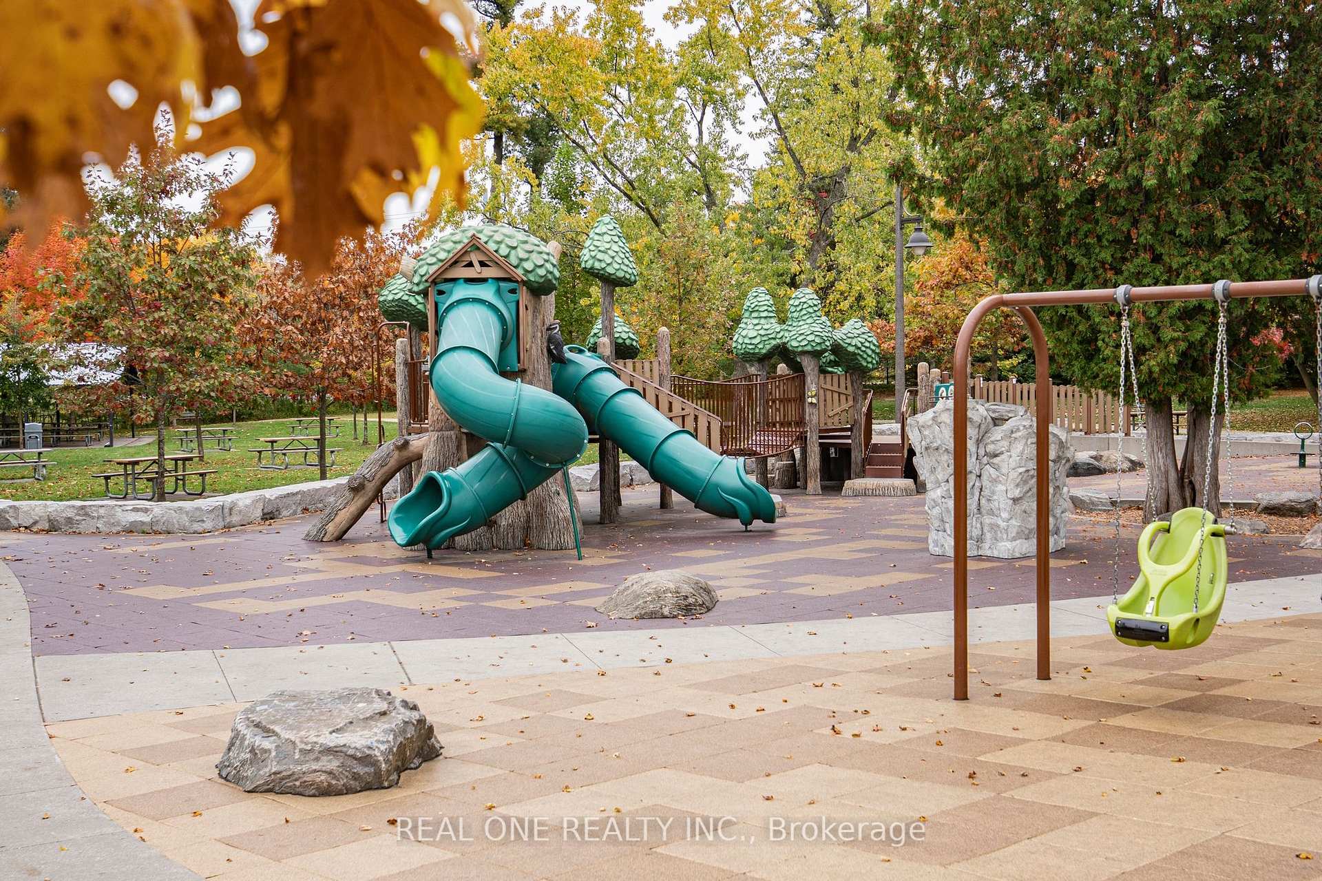Photo 29 of 26 Capelle Street, Richmond Hill, Oak Ridges Lake Wilcox — HOMEH
