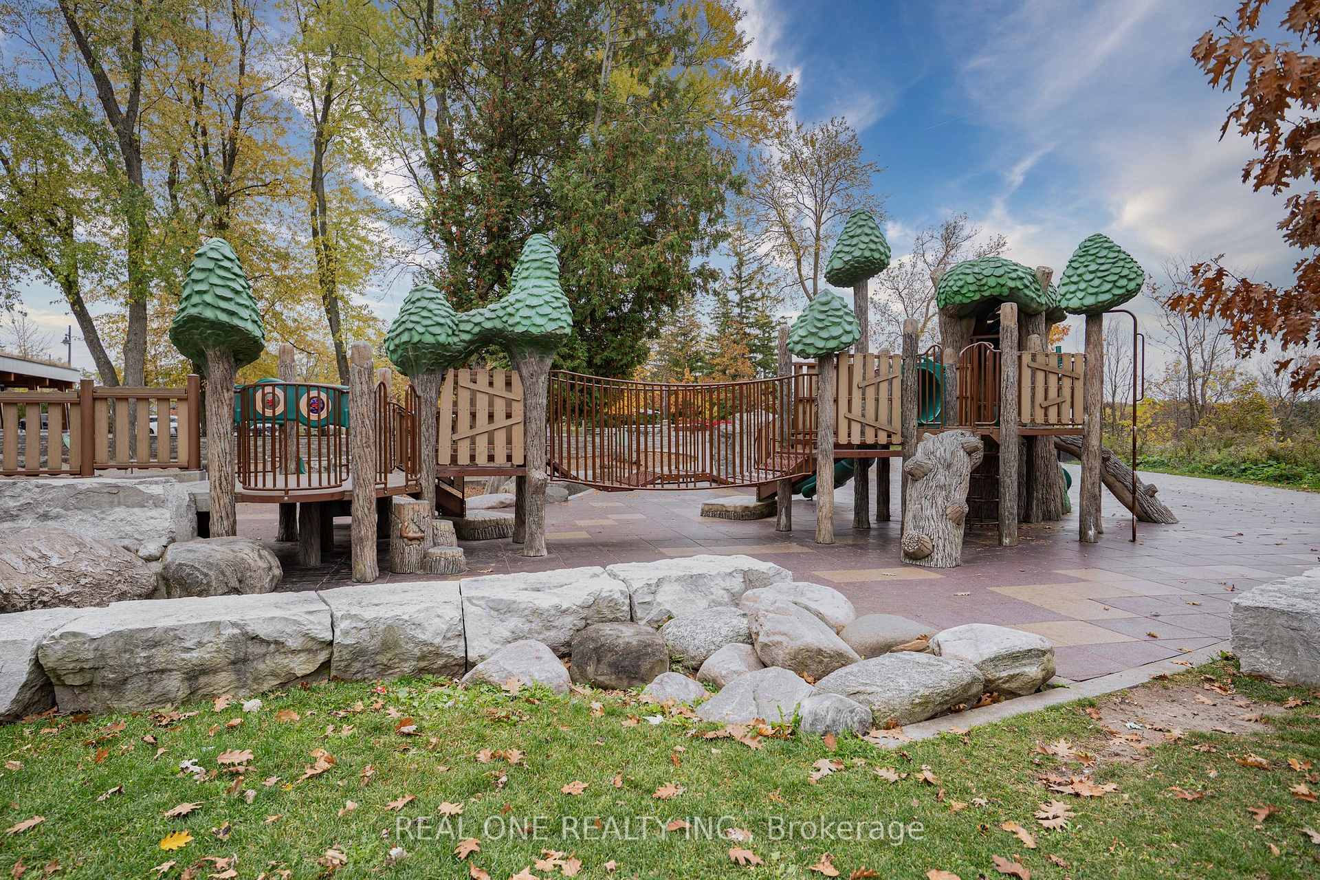 Photo 32 of 26 Capelle Street, Richmond Hill, Oak Ridges Lake Wilcox — HOMEH