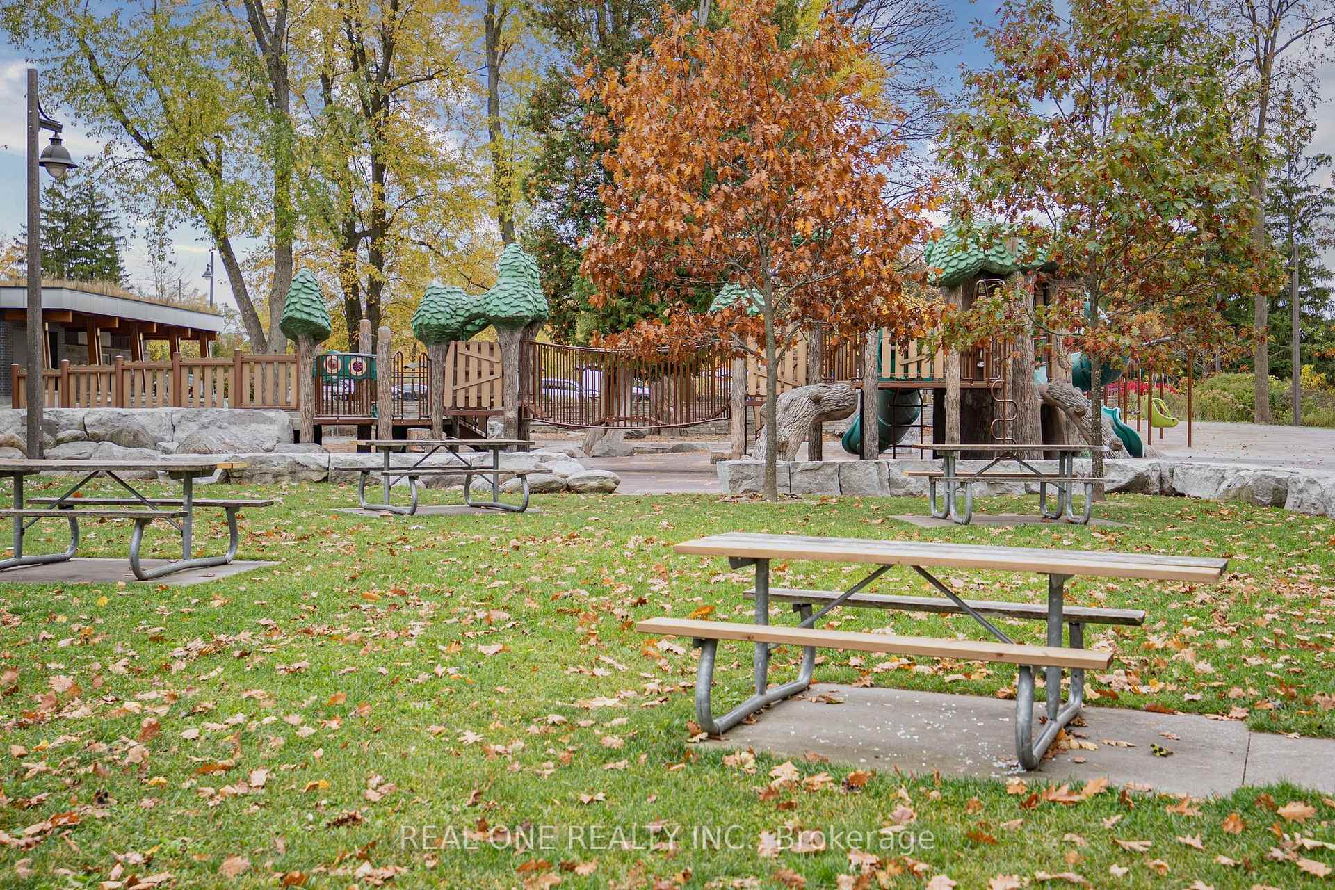 Photo 33 of 26 Capelle Street, Richmond Hill, Oak Ridges Lake Wilcox — HOMEH