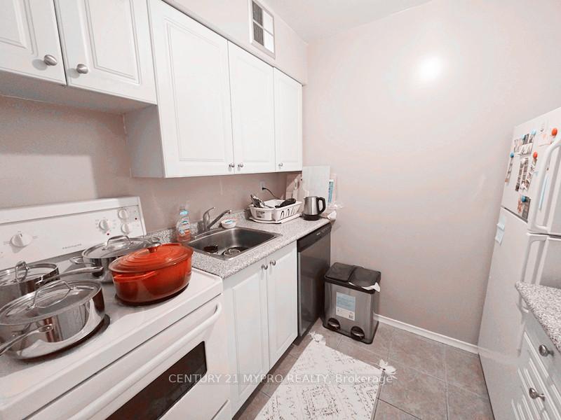Photo 7 of Unit 312, 633 Bay Street, Toronto, Bay Street Corridor — HOMEH