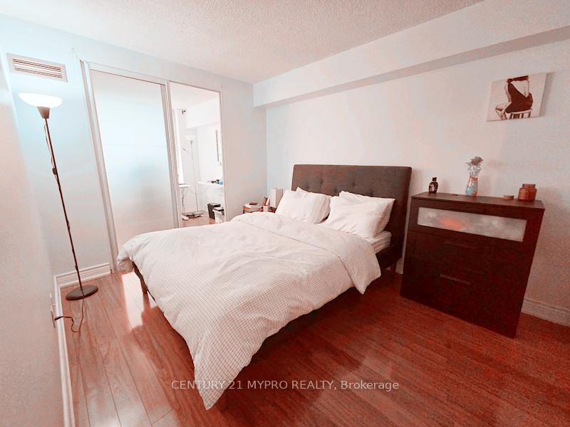 Photo 6 of Unit 312, 633 Bay Street, Toronto, Bay Street Corridor — HOMEH