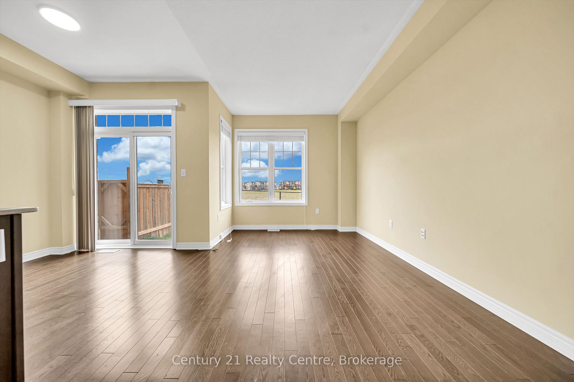 Photo 13 of 20 Hogan Manor Drive, Brampton, Northwest Brampton — HOMEH