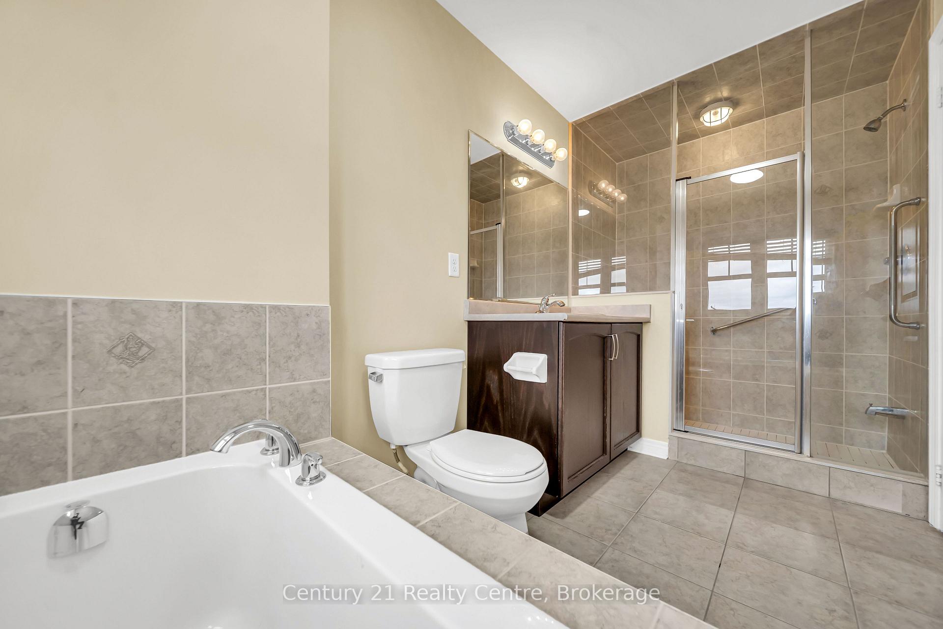 Photo 33 of 20 Hogan Manor Drive, Brampton, Northwest Brampton — HOMEH