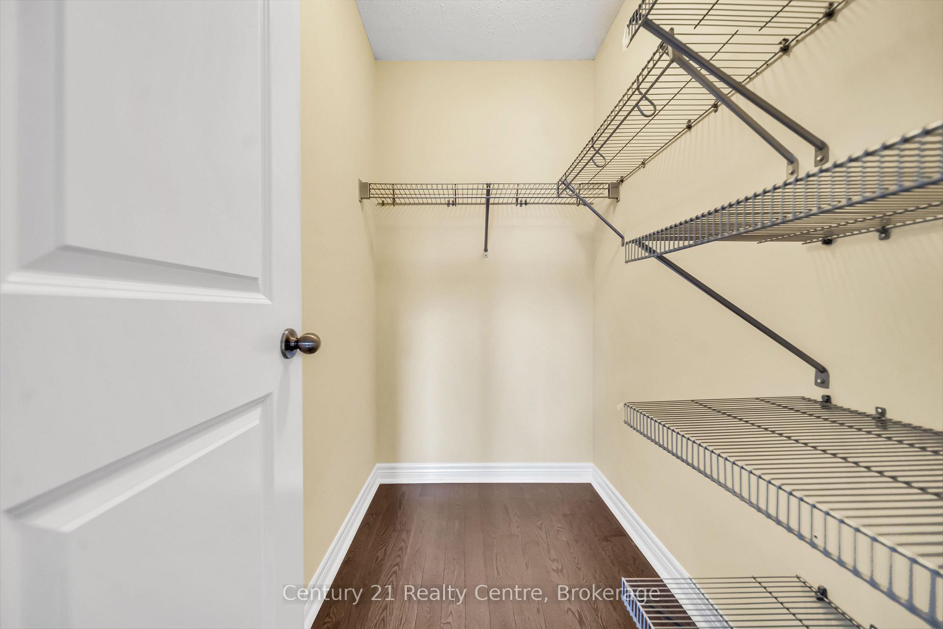 Photo 34 of 20 Hogan Manor Drive, Brampton, Northwest Brampton — HOMEH