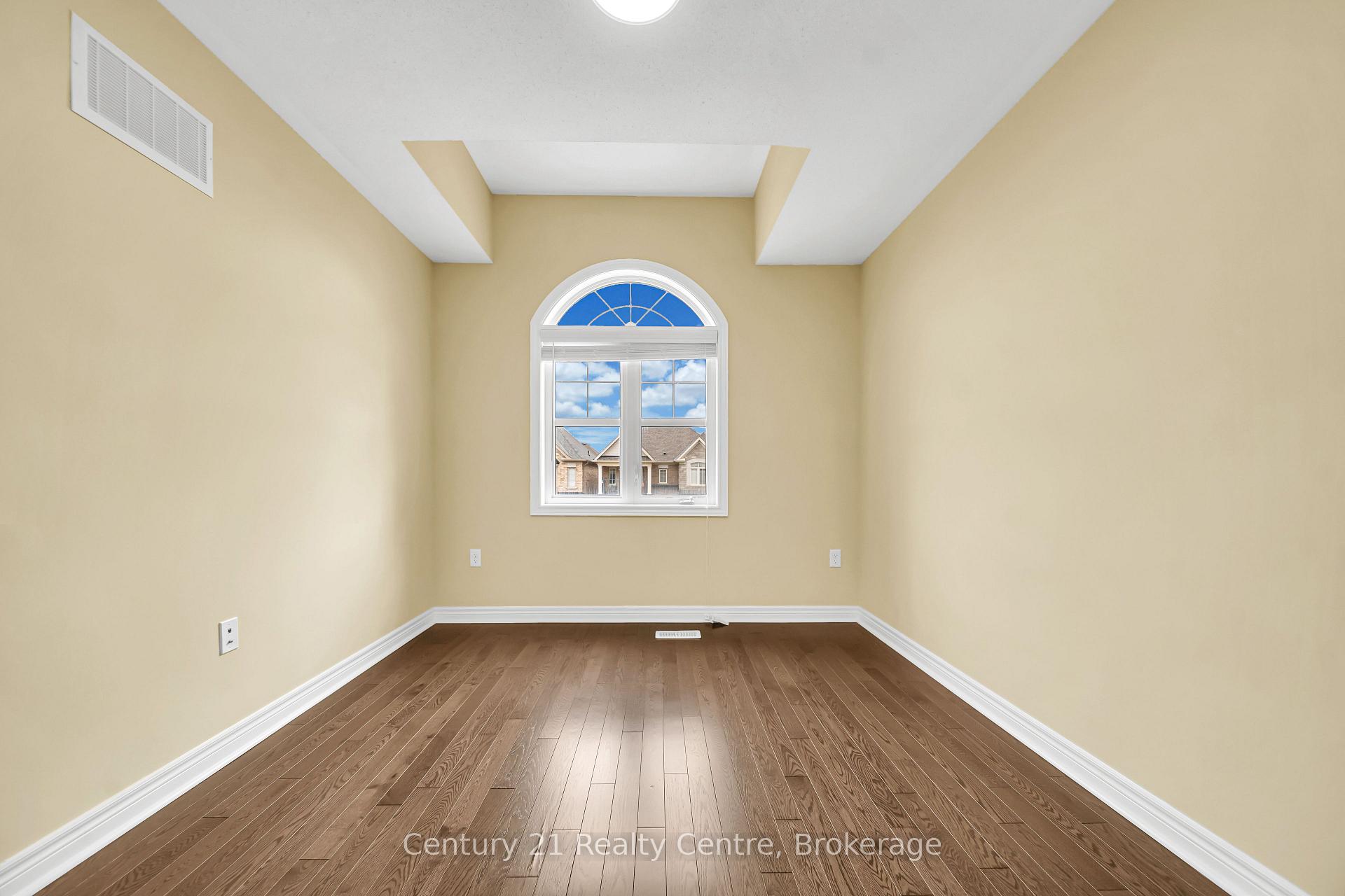 Photo 35 of 20 Hogan Manor Drive, Brampton, Northwest Brampton — HOMEH