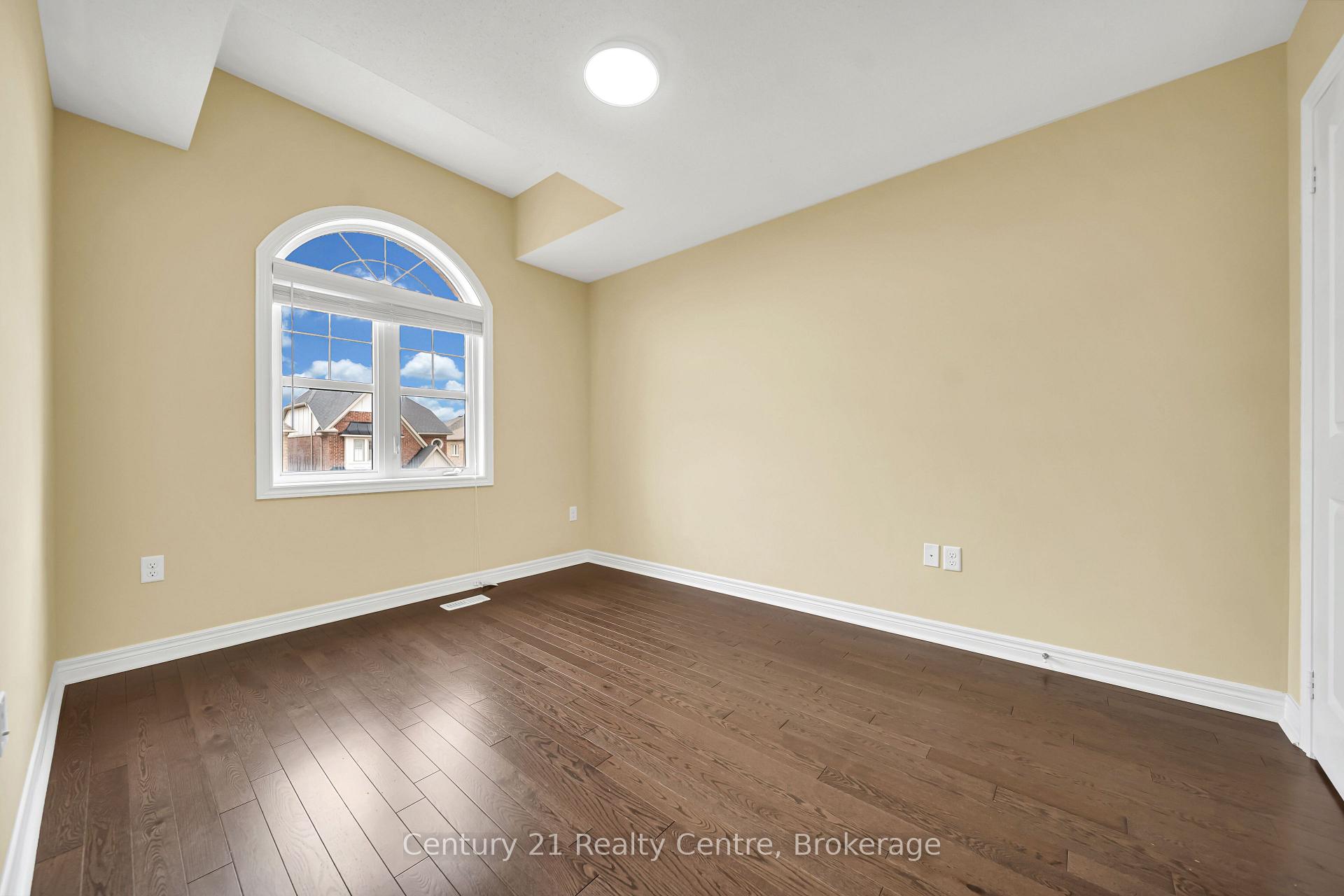 Photo 36 of 20 Hogan Manor Drive, Brampton, Northwest Brampton — HOMEH