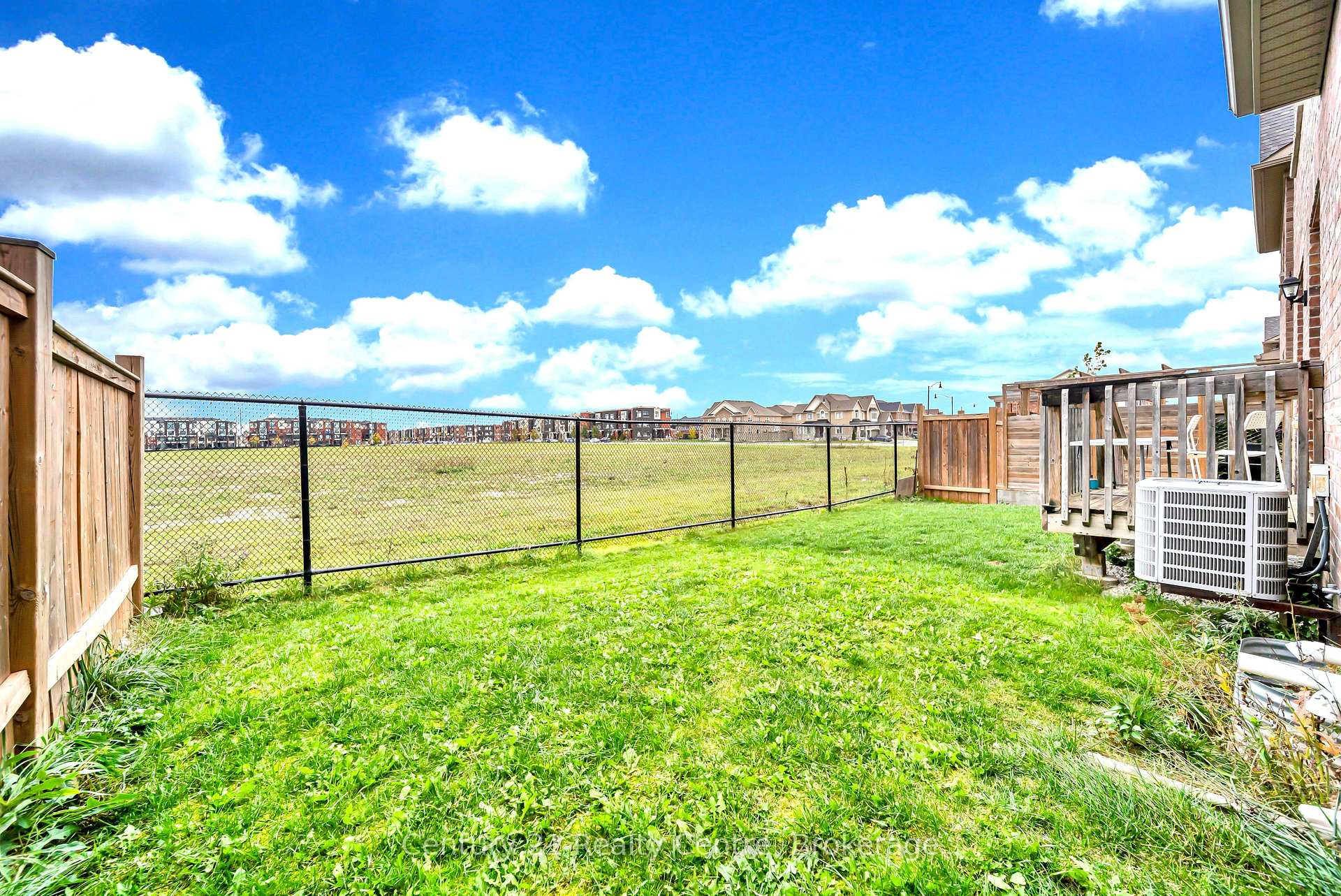 Photo 45 of 20 Hogan Manor Drive, Brampton, Northwest Brampton — HOMEH