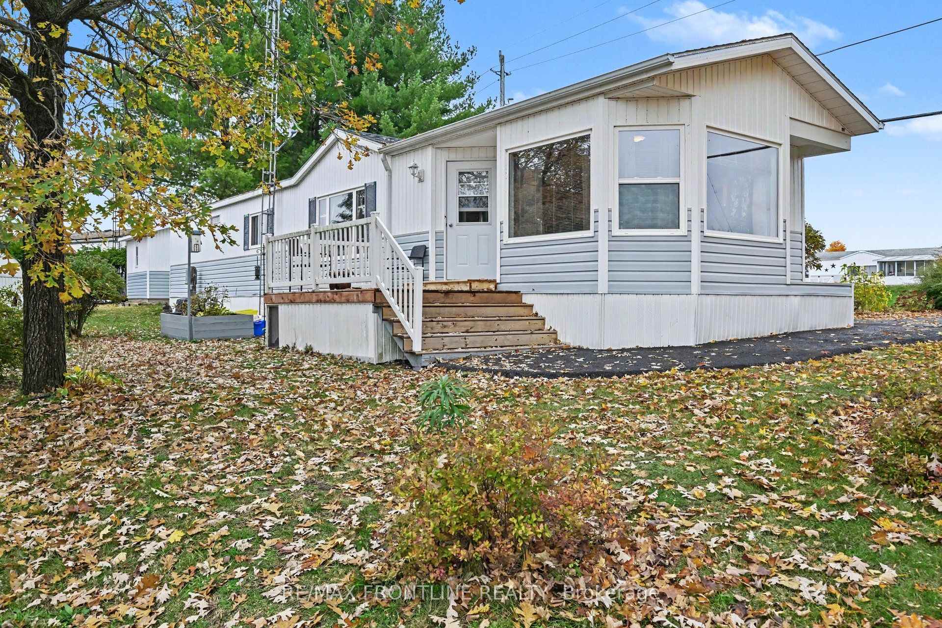 Front of 304 Acacia Road