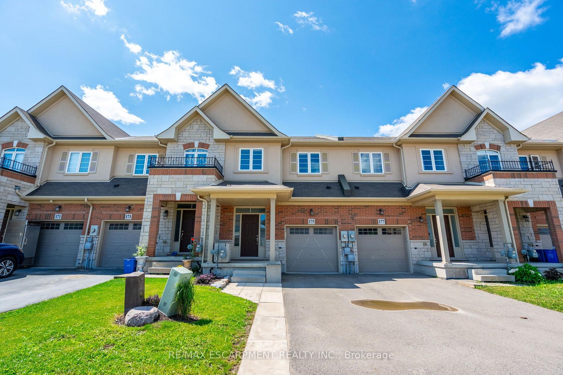 Photo 3 of 175 Lormont Boulevard, Hamilton, Stoney Creek Mountain — HOMEH