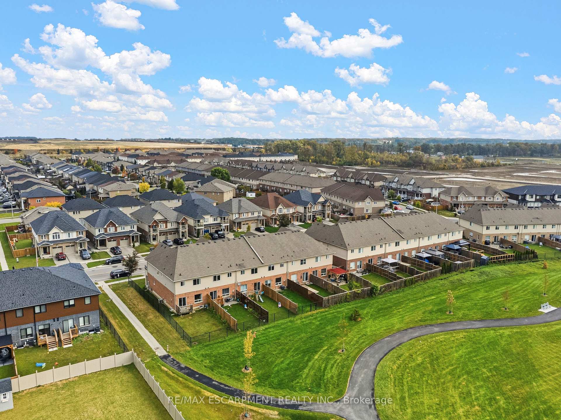 Photo 5 of 175 Lormont Boulevard, Hamilton, Stoney Creek Mountain — HOMEH