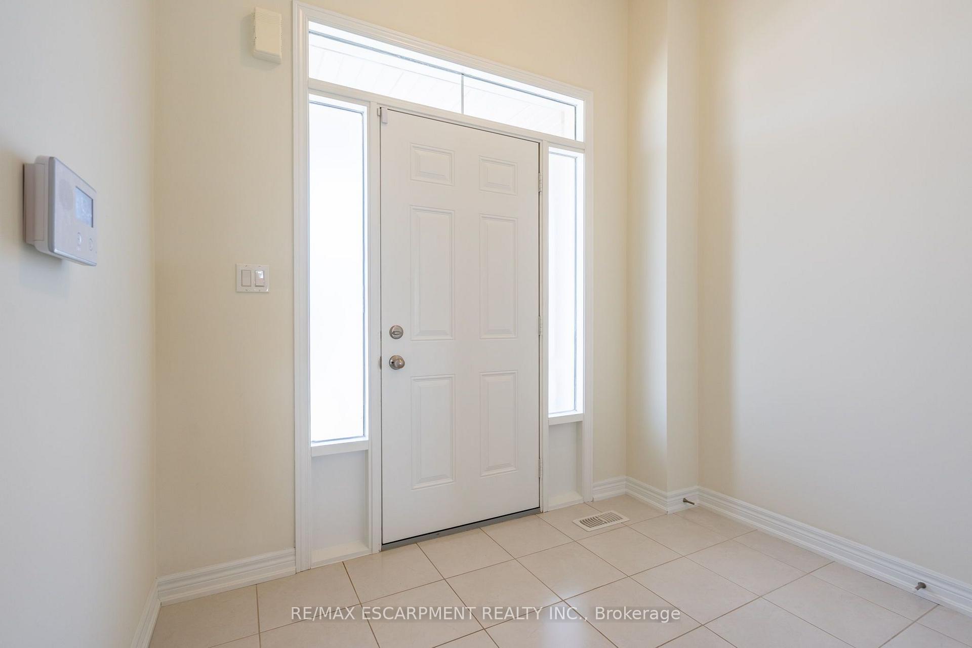 Photo 7 of 175 Lormont Boulevard, Hamilton, Stoney Creek Mountain — HOMEH