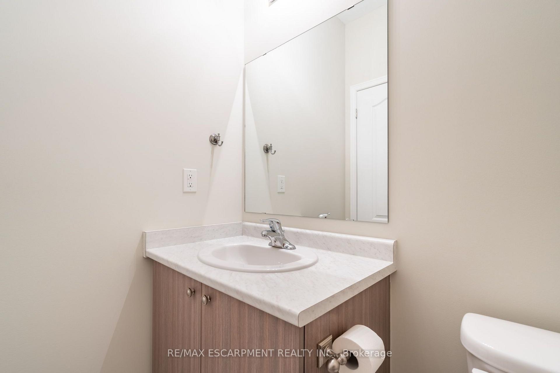 Photo 9 of 175 Lormont Boulevard, Hamilton, Stoney Creek Mountain — HOMEH
