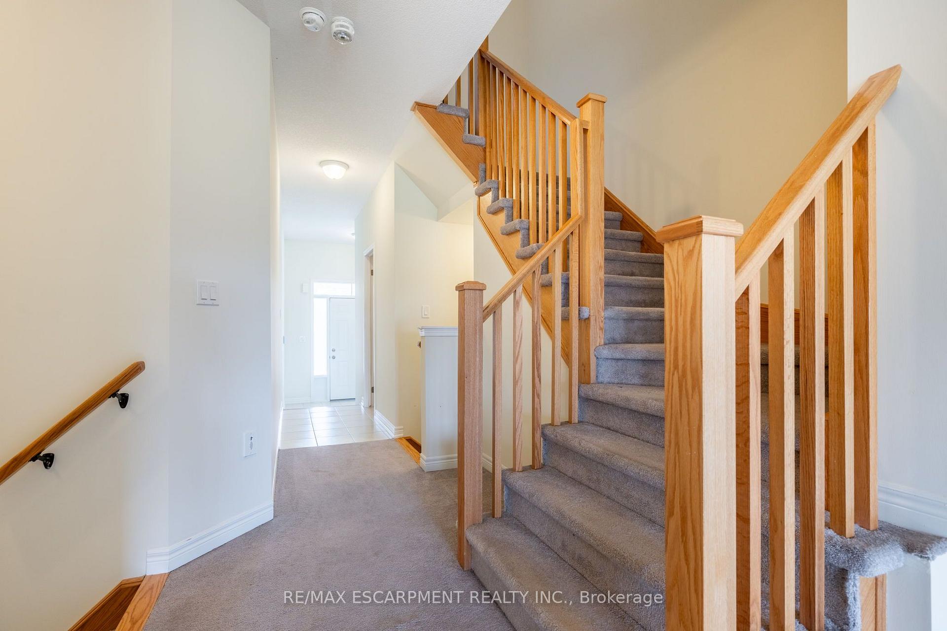Photo 11 of 175 Lormont Boulevard, Hamilton, Stoney Creek Mountain — HOMEH