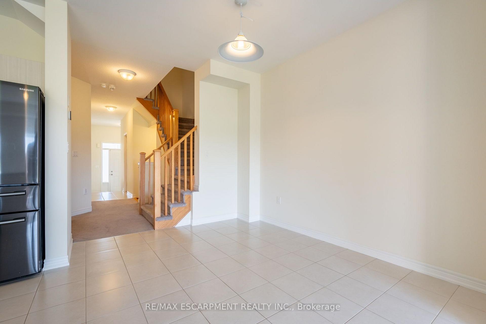Photo 14 of 175 Lormont Boulevard, Hamilton, Stoney Creek Mountain — HOMEH