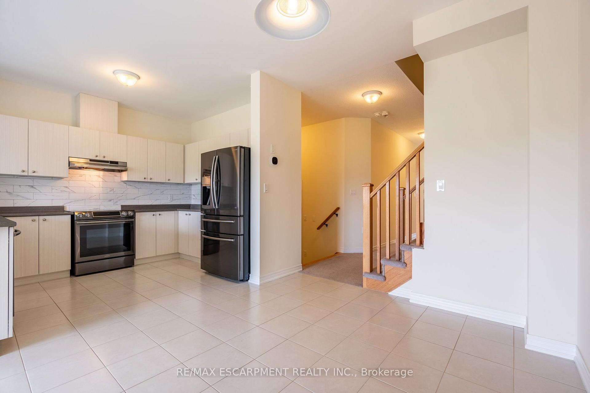 Photo 15 of 175 Lormont Boulevard, Hamilton, Stoney Creek Mountain — HOMEH