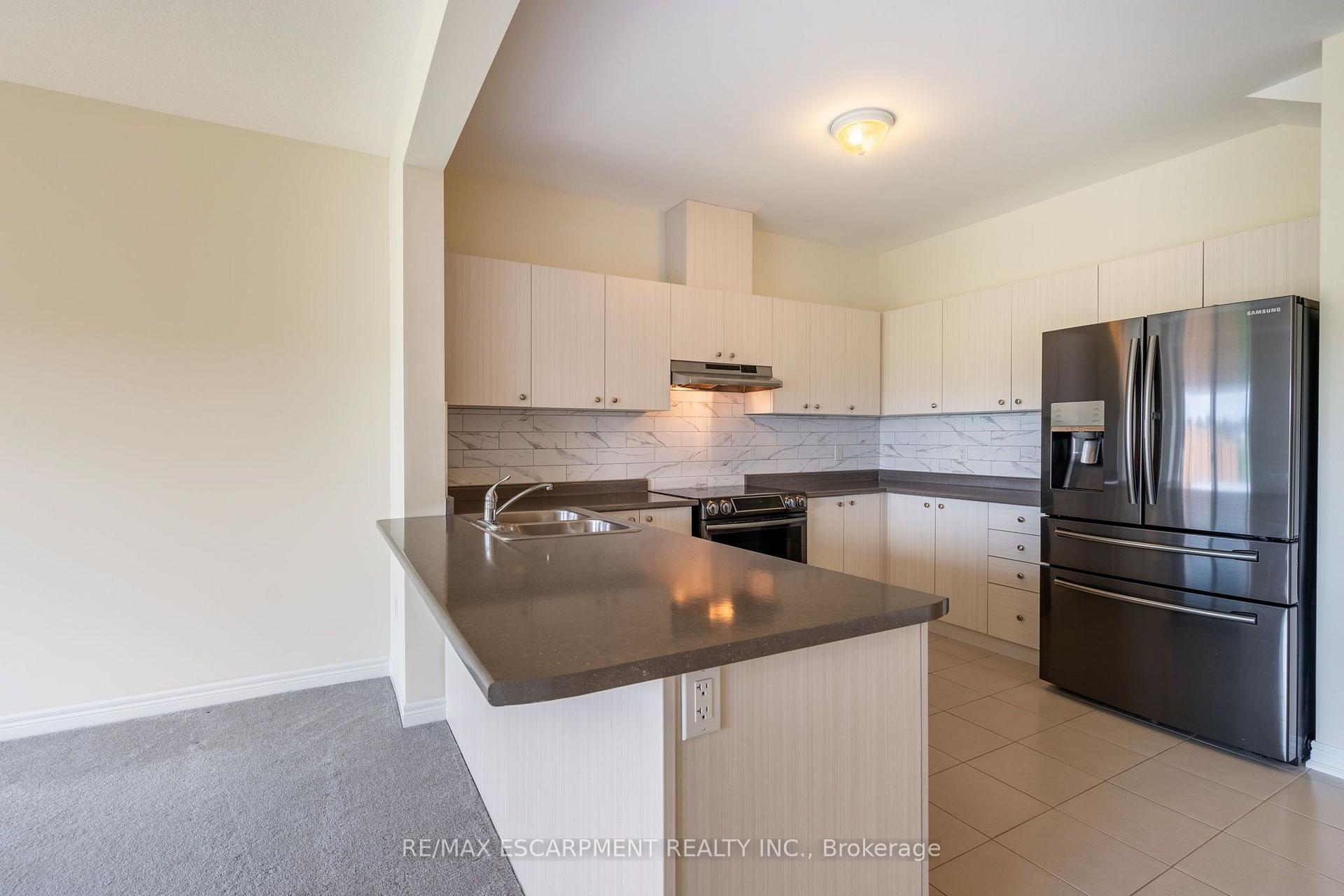 Photo 16 of 175 Lormont Boulevard, Hamilton, Stoney Creek Mountain — HOMEH
