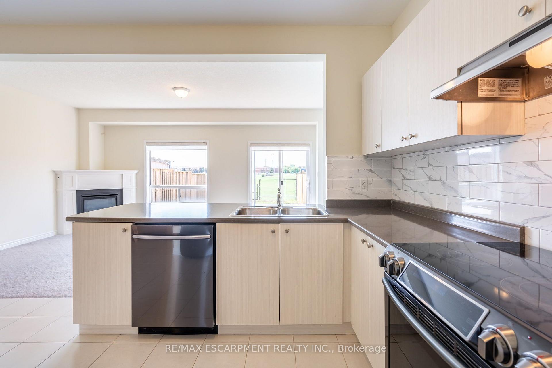 Photo 18 of 175 Lormont Boulevard, Hamilton, Stoney Creek Mountain — HOMEH