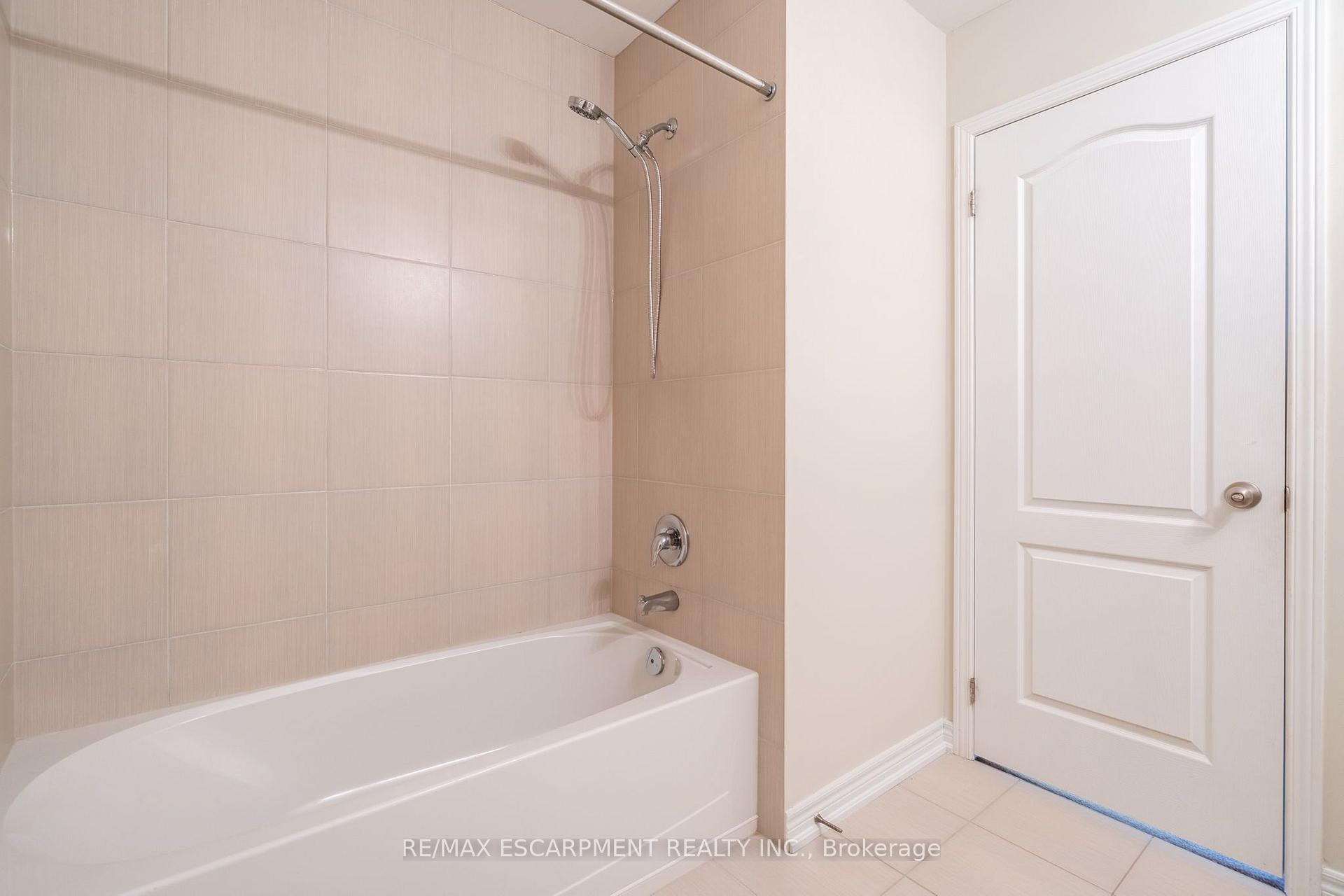 Photo 34 of 175 Lormont Boulevard, Hamilton, Stoney Creek Mountain — HOMEH