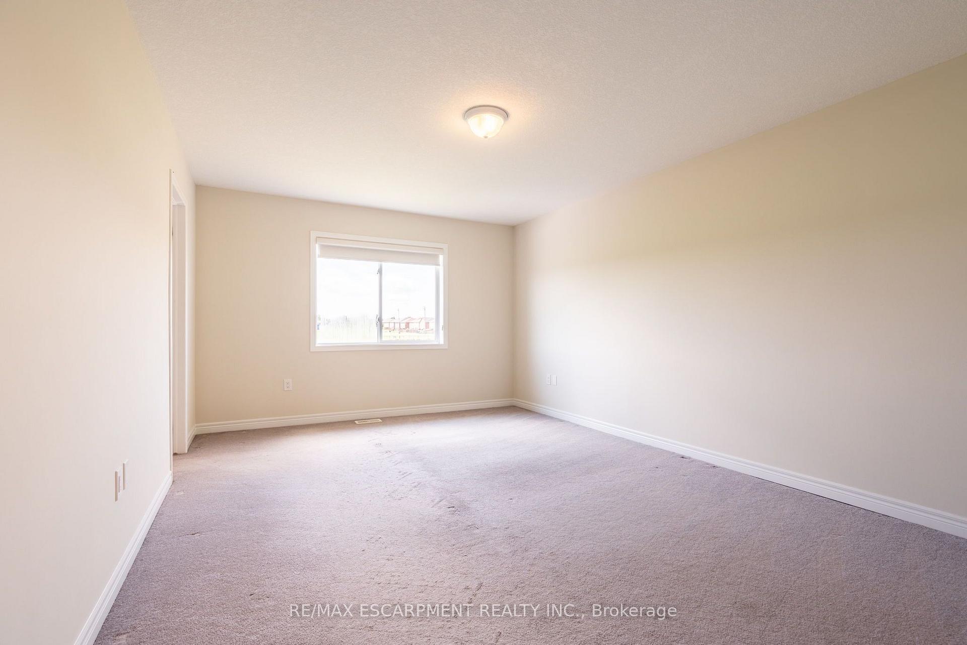 Photo 36 of 175 Lormont Boulevard, Hamilton, Stoney Creek Mountain — HOMEH