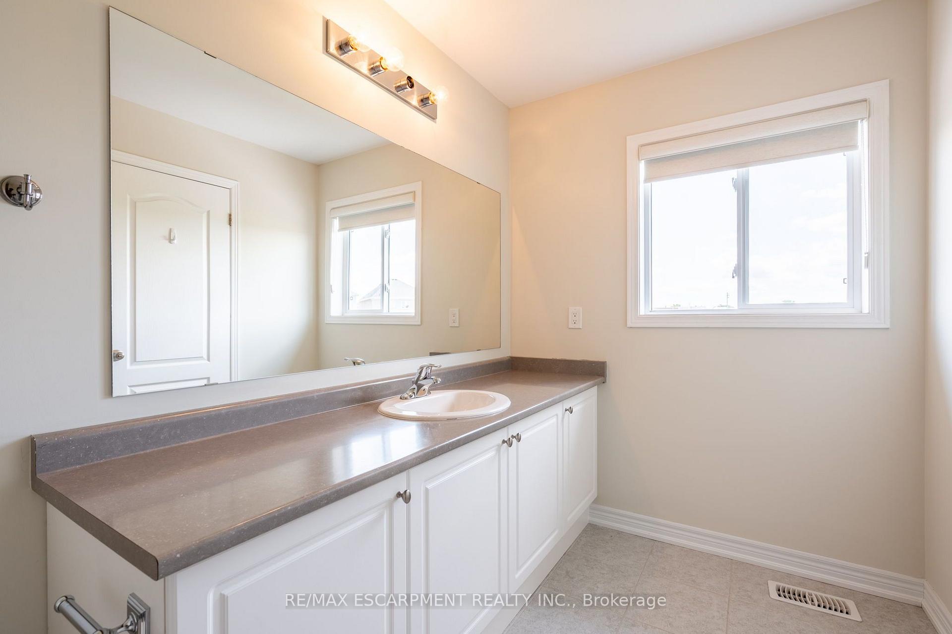 Photo 40 of 175 Lormont Boulevard, Hamilton, Stoney Creek Mountain — HOMEH