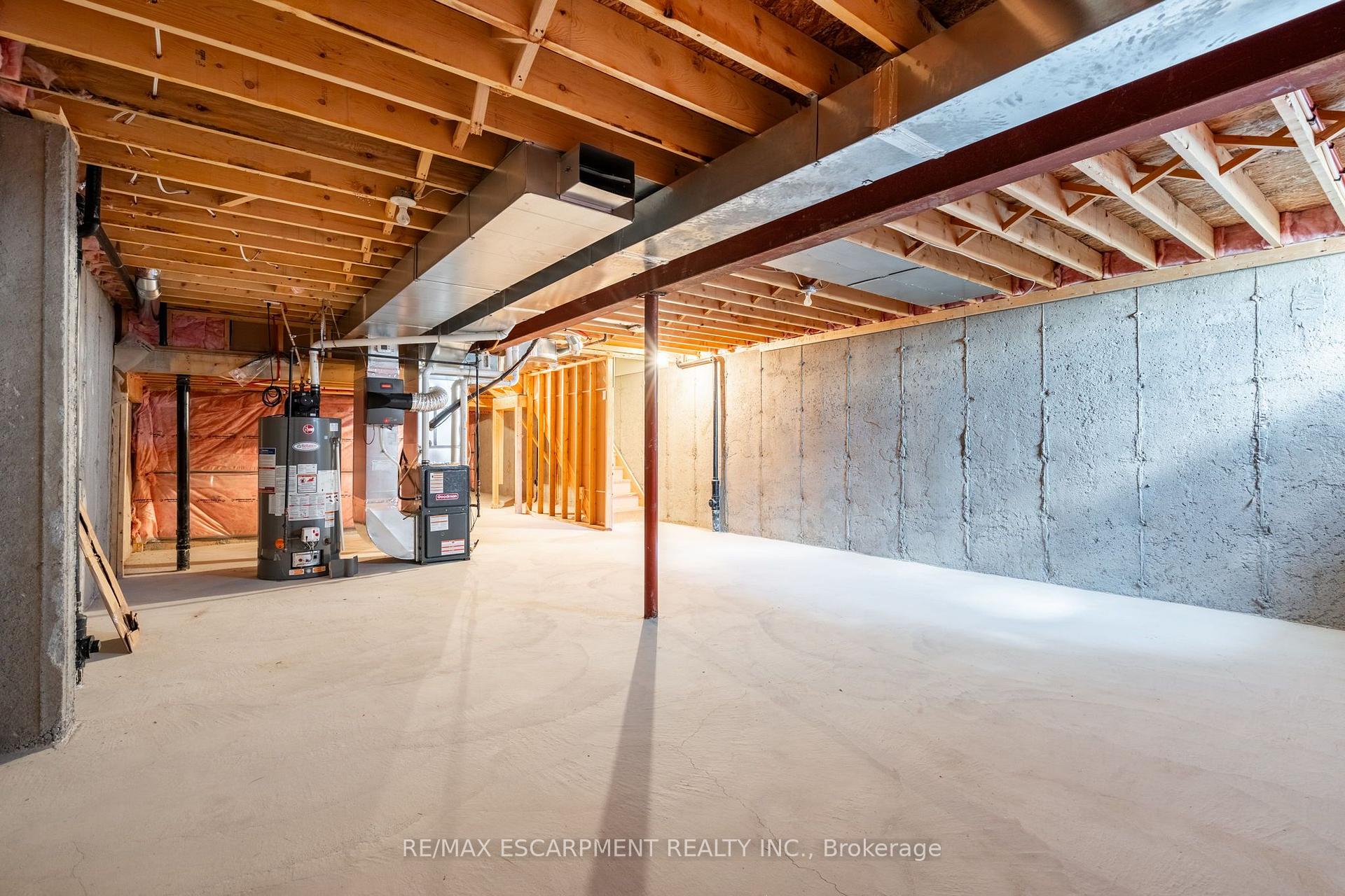 Photo 43 of 175 Lormont Boulevard, Hamilton, Stoney Creek Mountain — HOMEH