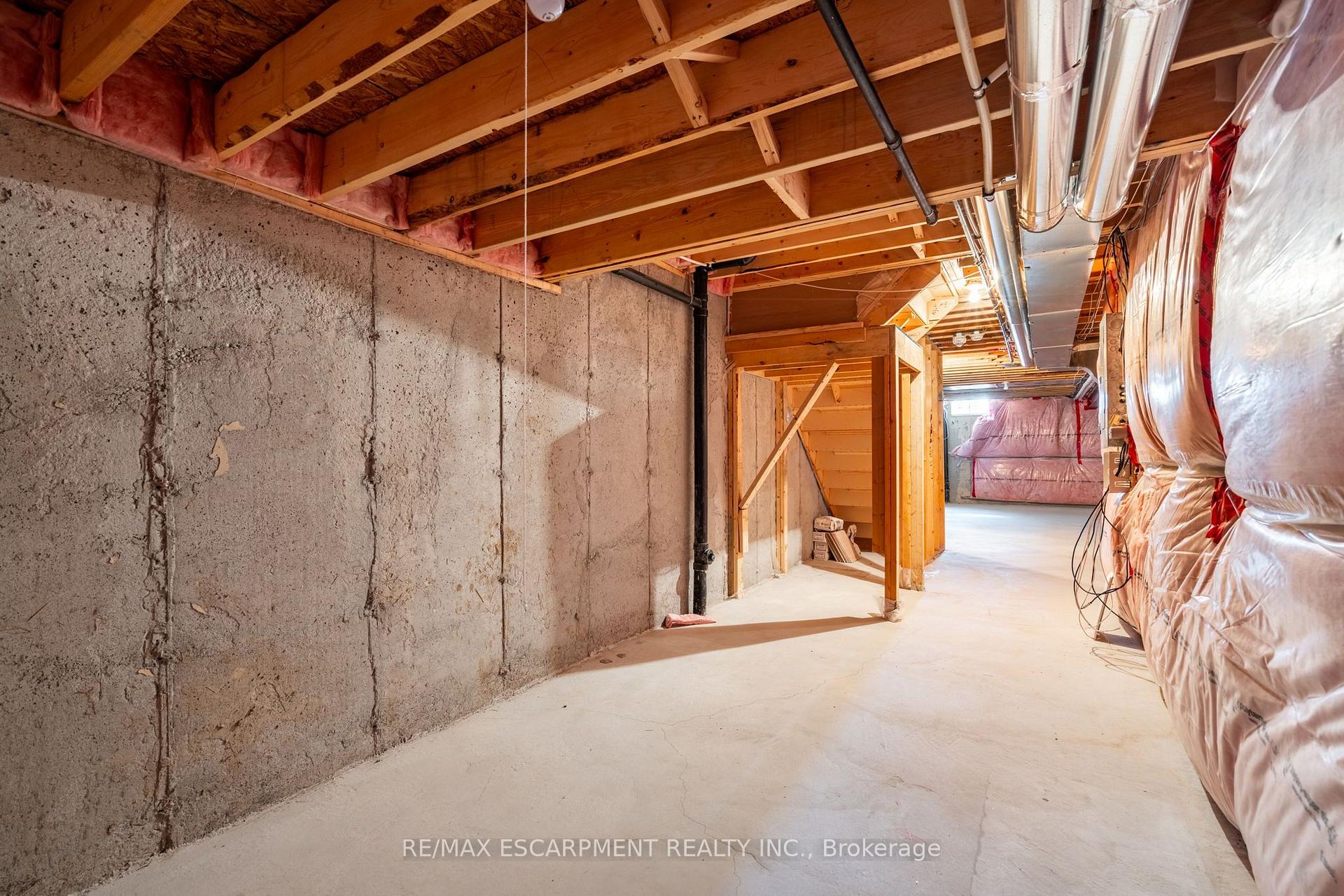 Photo 44 of 175 Lormont Boulevard, Hamilton, Stoney Creek Mountain — HOMEH