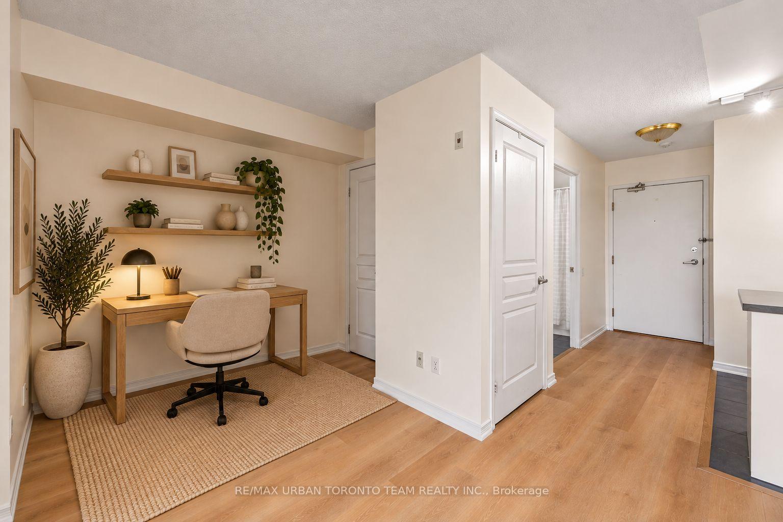 Photo 4 of Unit #505, 140 Bathurst Street, Toronto, Niagara — HOMEH