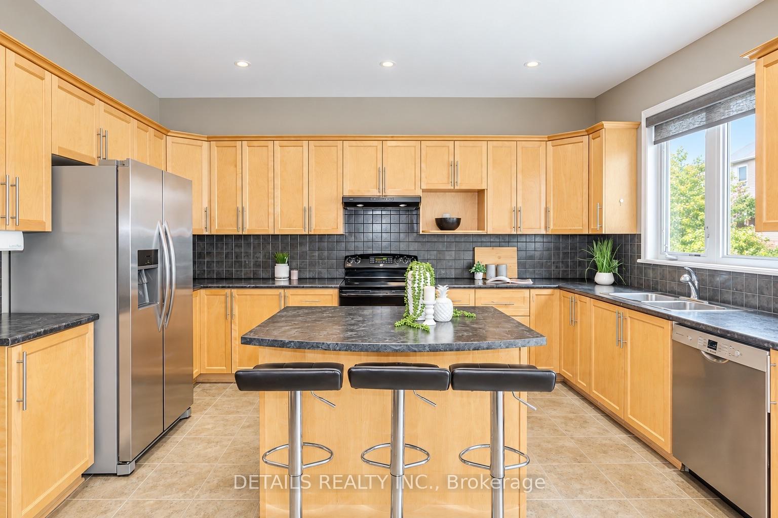 Photo 15 of 703 Kilmar Crescent, Ottawa, Kanata - Kanata Lakes/Heritage Hills — HOMEH