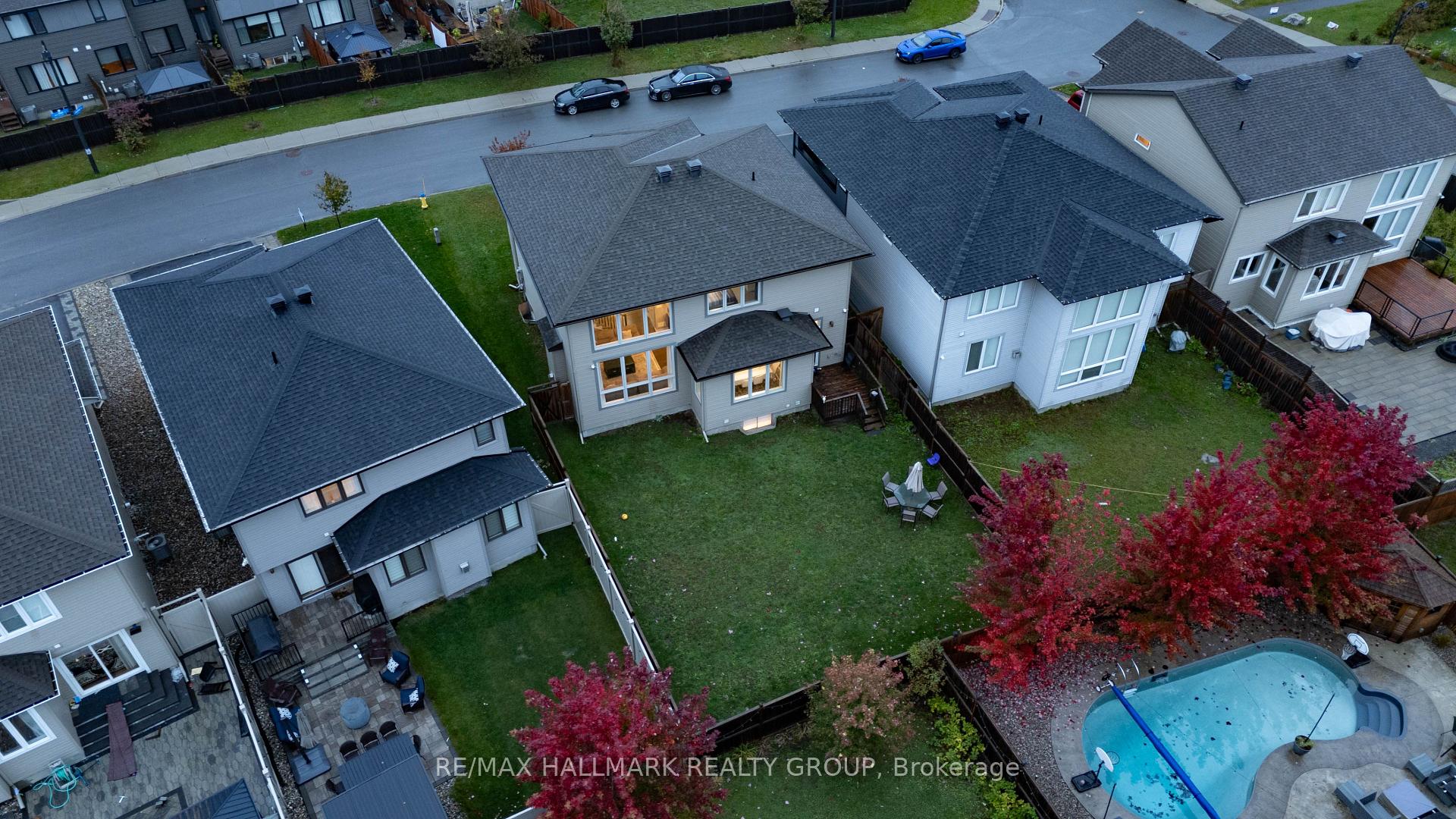 Photo 3 of 305 Oxer Place S, Ottawa, Kanata - Emerald Meadows/Trailwest — HOMEH