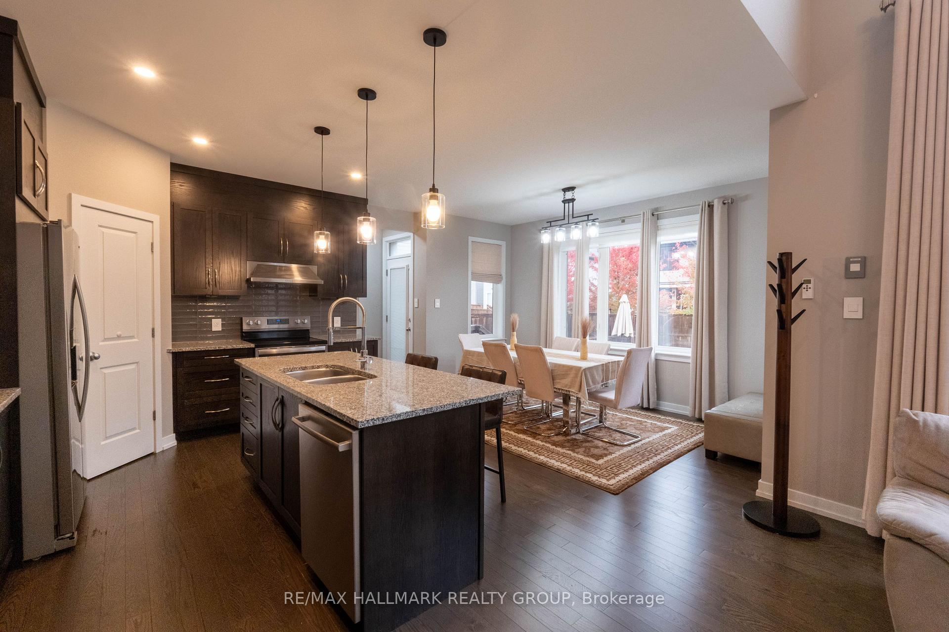 Photo 10 of 305 Oxer Place S, Ottawa, Kanata - Emerald Meadows/Trailwest — HOMEH