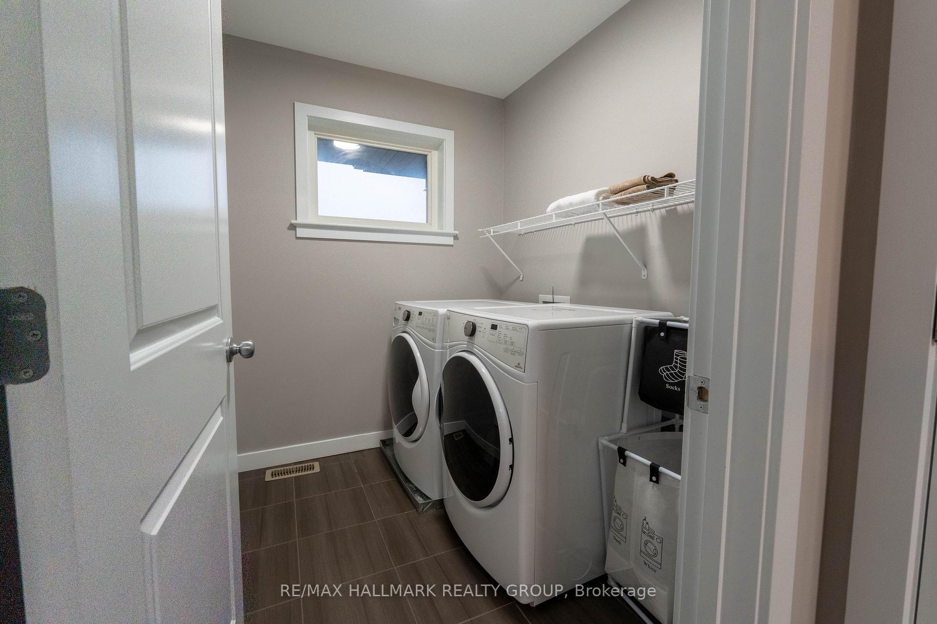 Photo 20 of 305 Oxer Place S, Ottawa, Kanata - Emerald Meadows/Trailwest — HOMEH