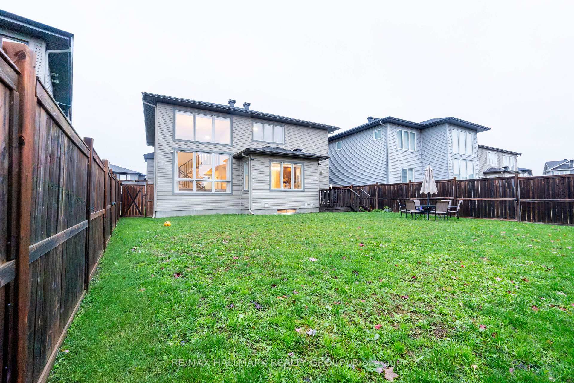 Photo 37 of 305 Oxer Place S, Ottawa, Kanata - Emerald Meadows/Trailwest — HOMEH