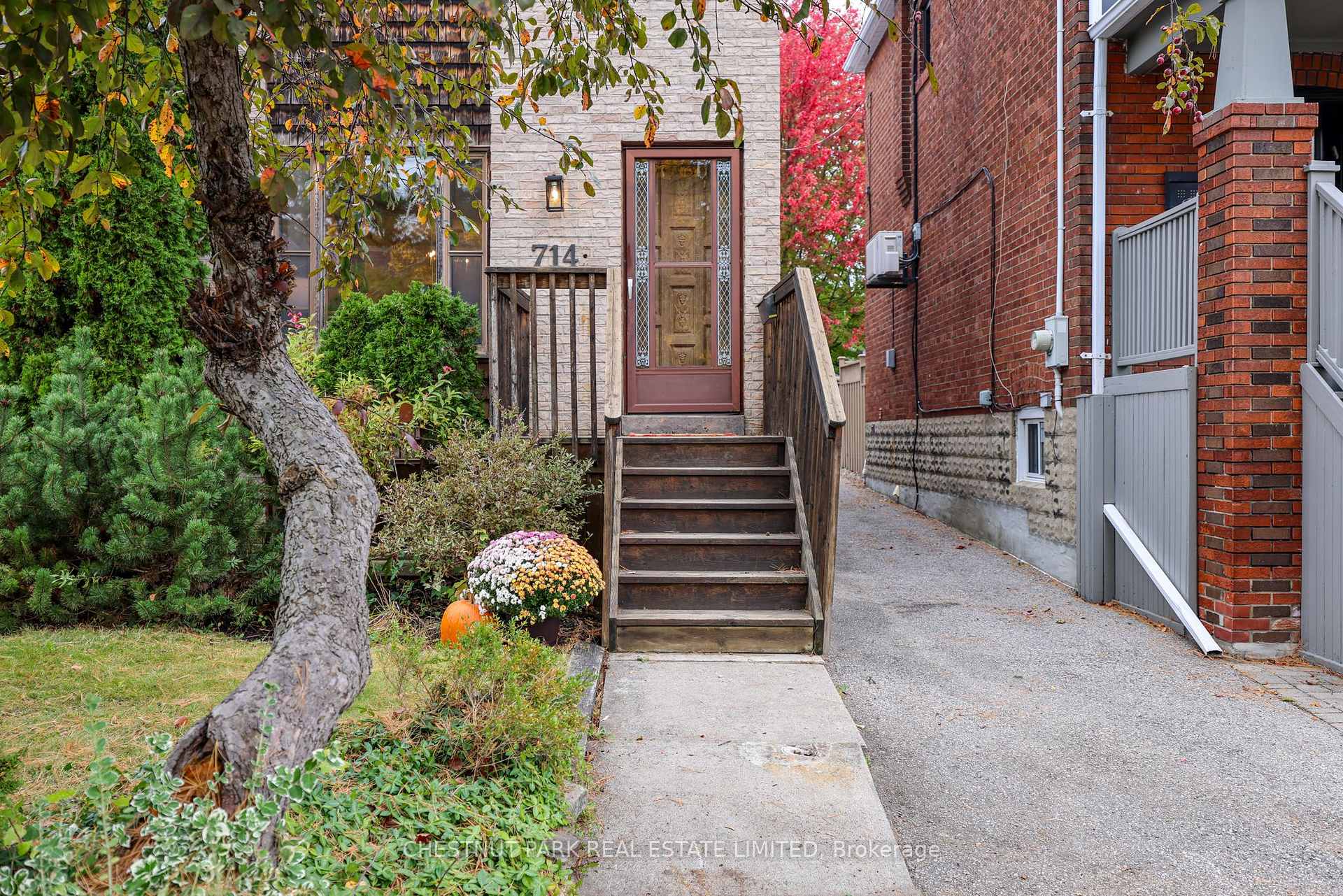 Photo 2 of 714 Merton Street, Toronto, Mount Pleasant East — HOMEH