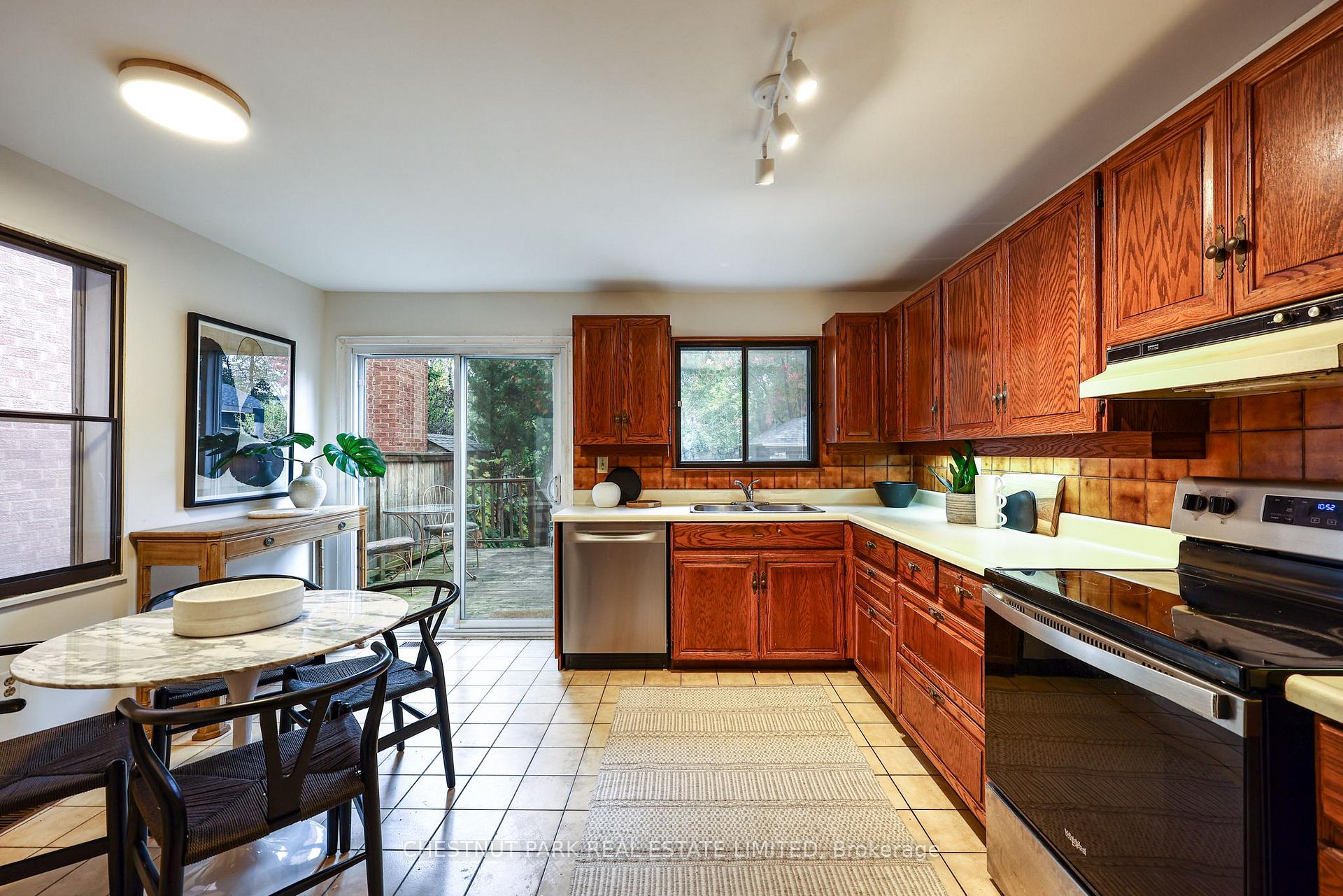 Photo 15 of 714 Merton Street, Toronto, Mount Pleasant East — HOMEH