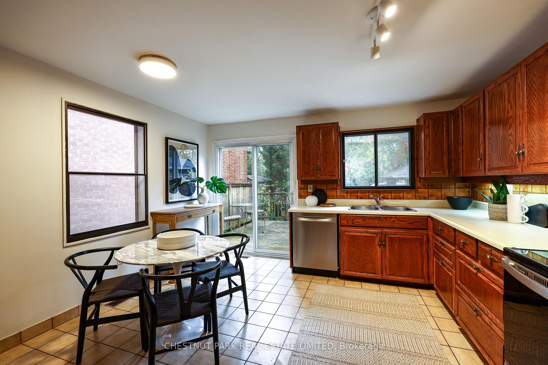 Photo 18 of 714 Merton Street, Toronto, Mount Pleasant East — HOMEH