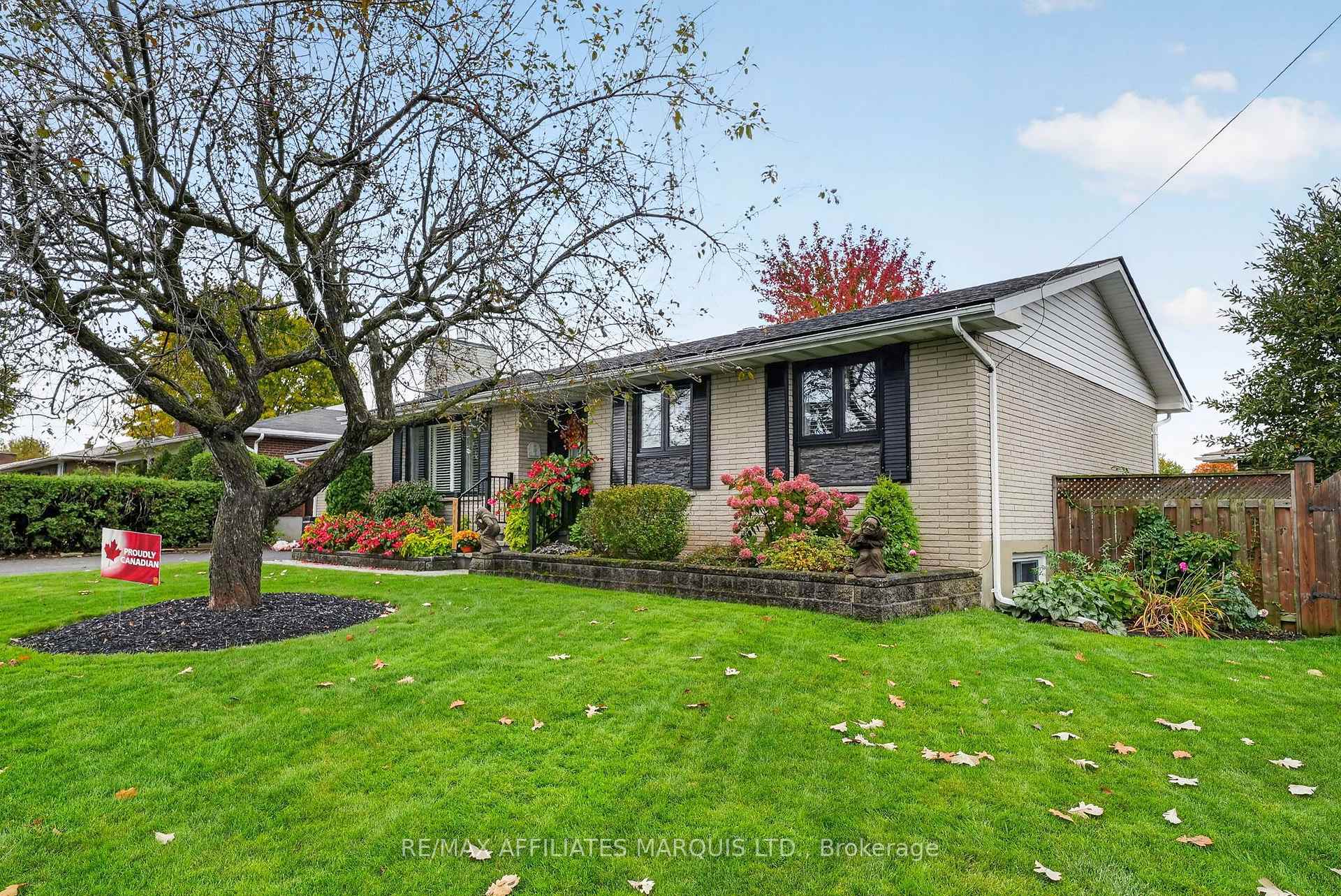 Photo 2 of 527 Blossom Park Drive, Cornwall, Cornwall — HOMEH
