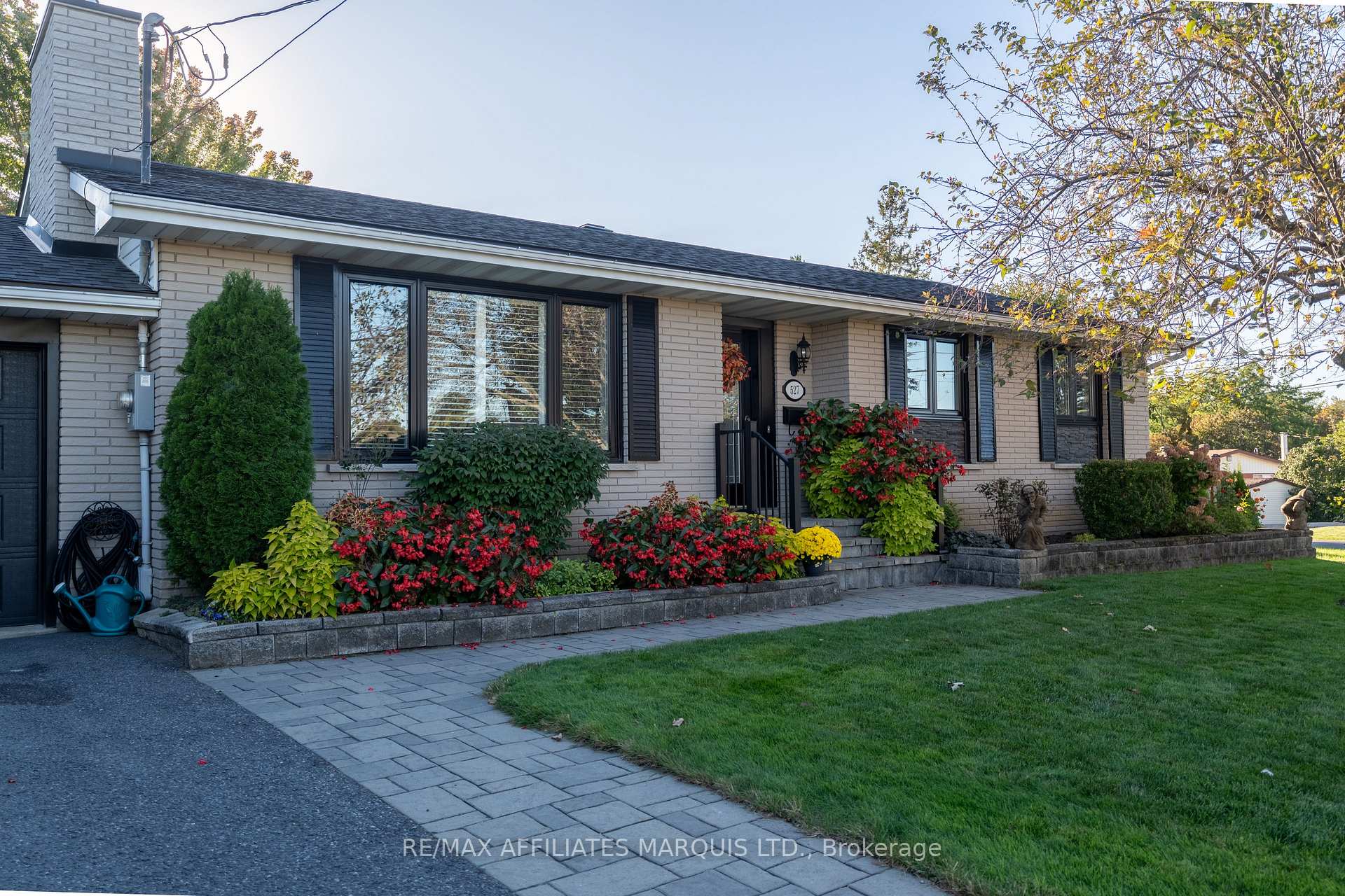 Photo 3 of 527 Blossom Park Drive, Cornwall, Cornwall — HOMEH