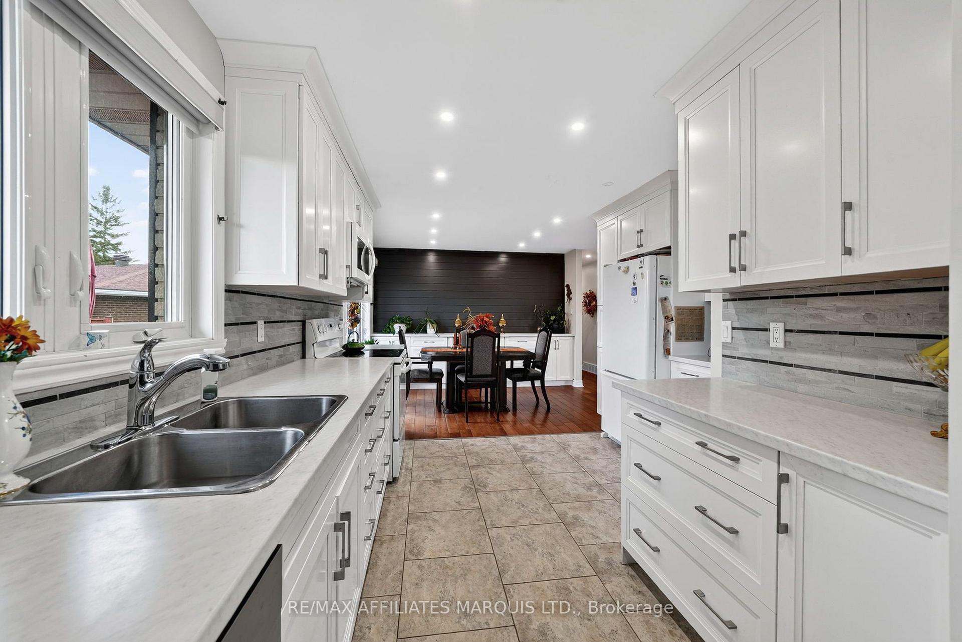 Photo 13 of 527 Blossom Park Drive, Cornwall, Cornwall — HOMEH