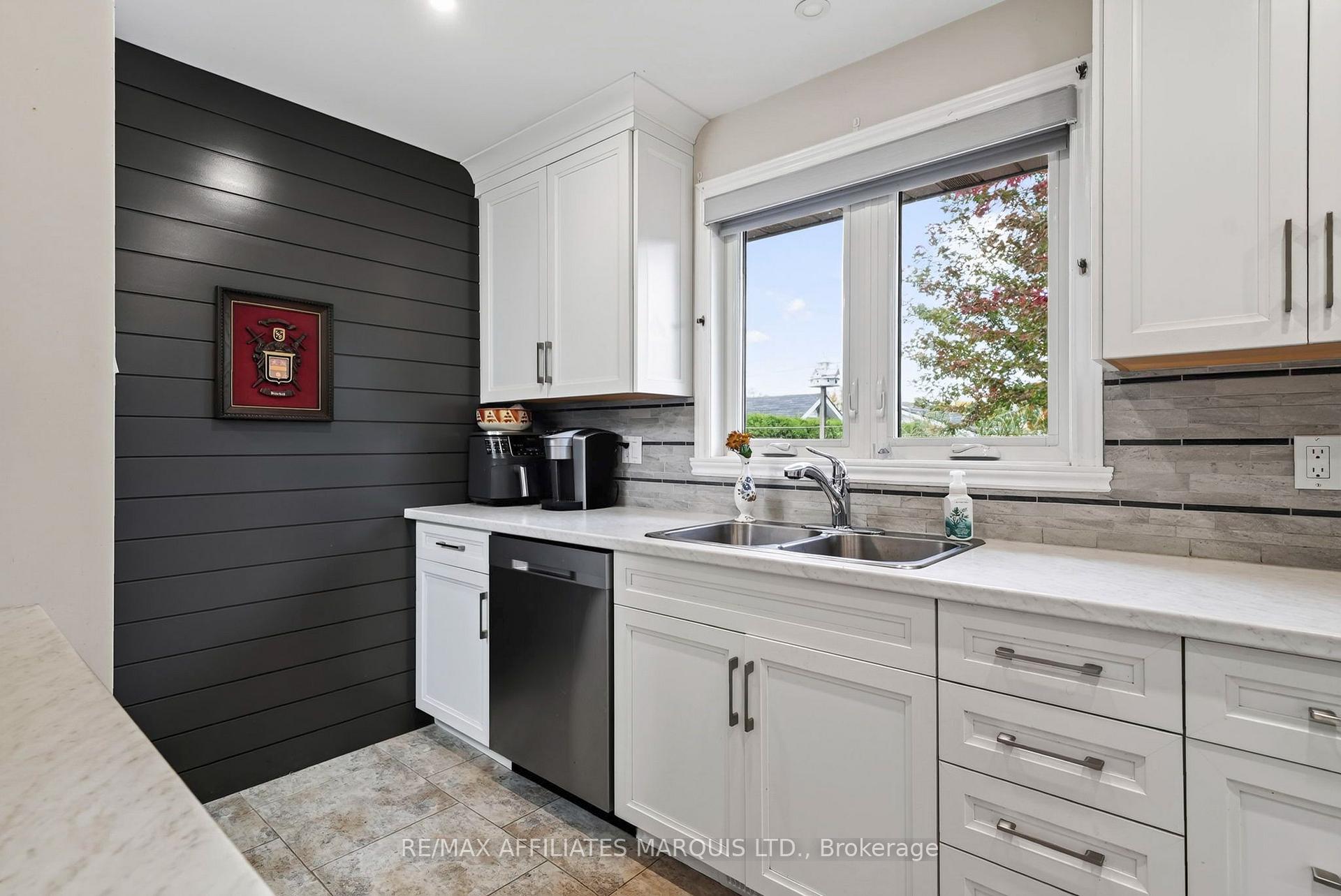 Photo 15 of 527 Blossom Park Drive, Cornwall, Cornwall — HOMEH